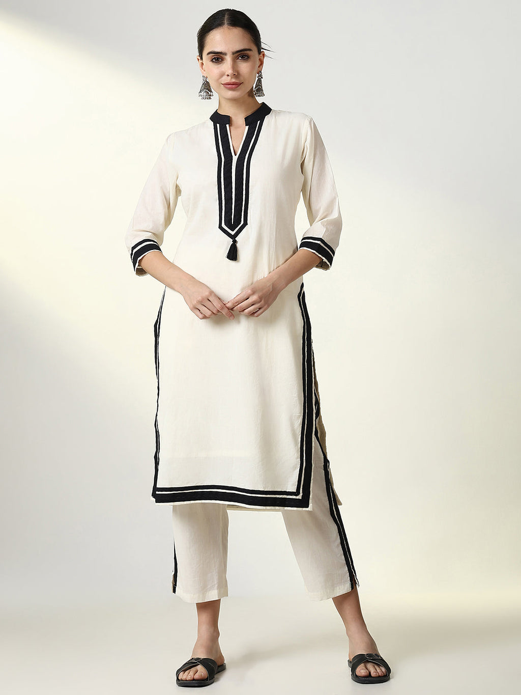 Women's Solid Off White Straight Kurta Set
