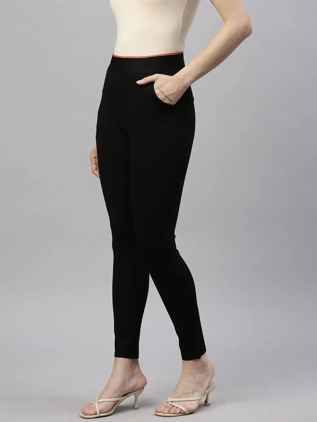 Women's Black Slim Fit Jeggings