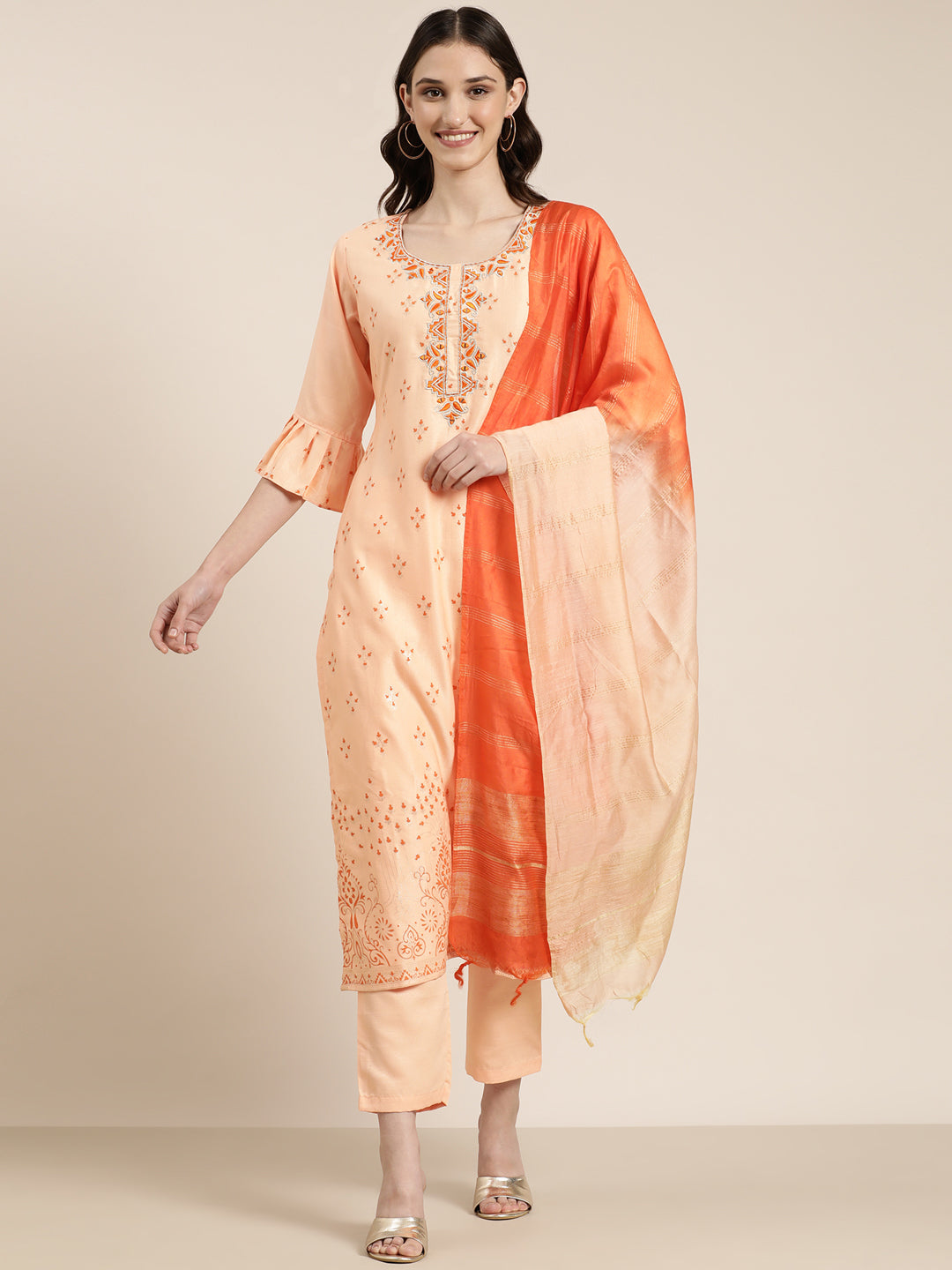 Women's Peach Floral Printed Regular Thread Work Kurta Set With Dupatta
