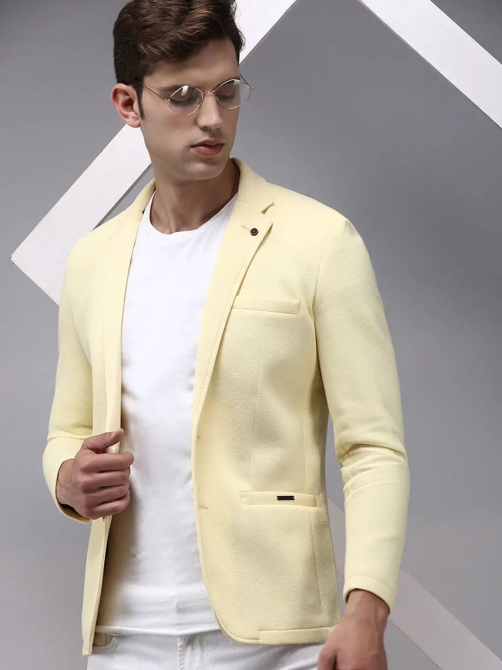 Men's Yellow Solid Single-Breasted Blazer