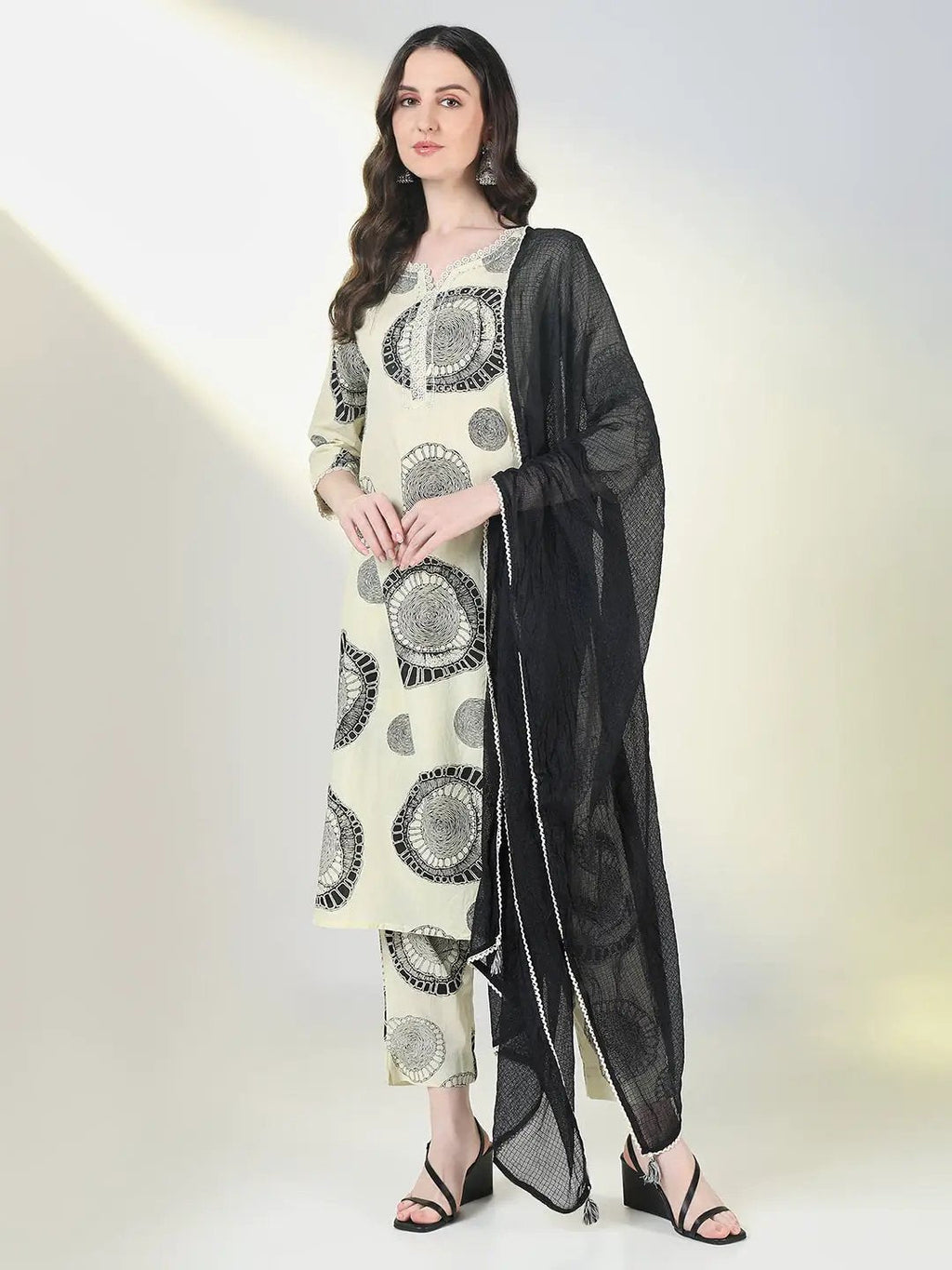 Women's Cream Geometric Straight Kurta Set with Dupatta