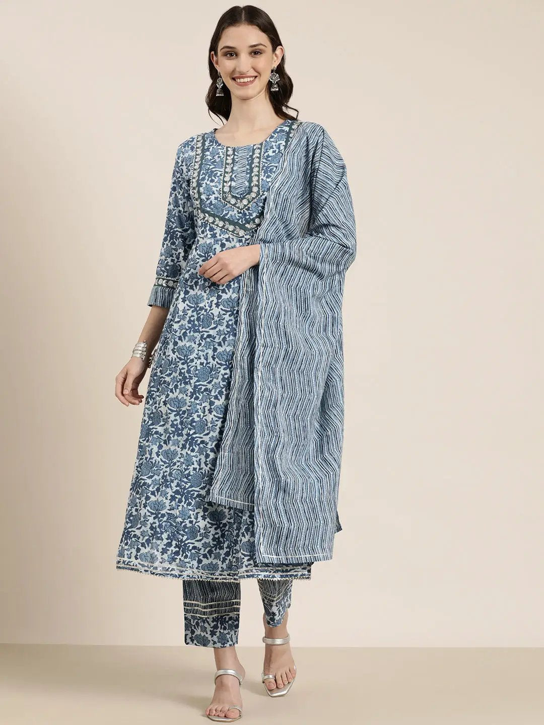 Women's Blue Floral Printed Regular Gotta Patti Straight Kurta Set With Dupatta