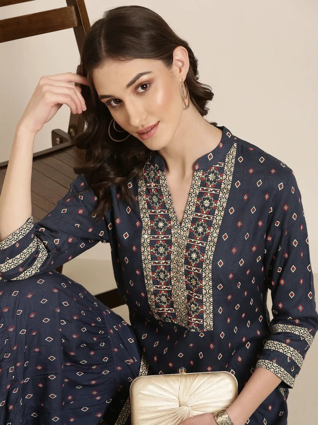 Women's Navy Blue Geometric Printed Regular Beads and Stones Kurta Set