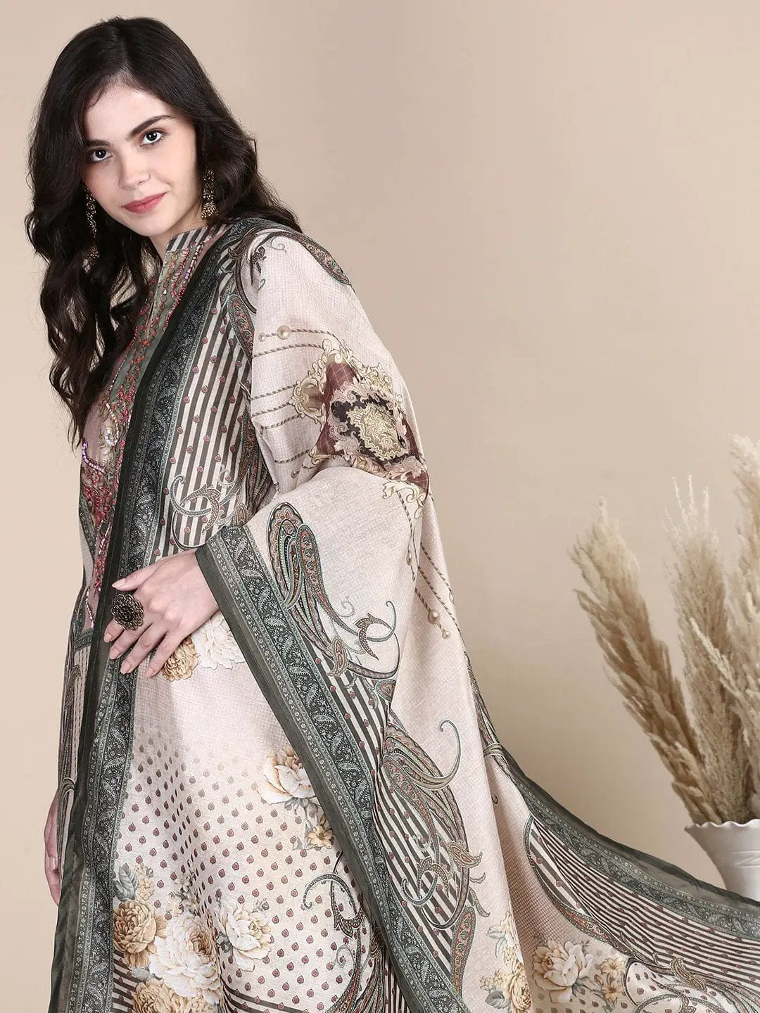 Women's Ethnic Motifs Beige Straight Kurta Set with Dupatta