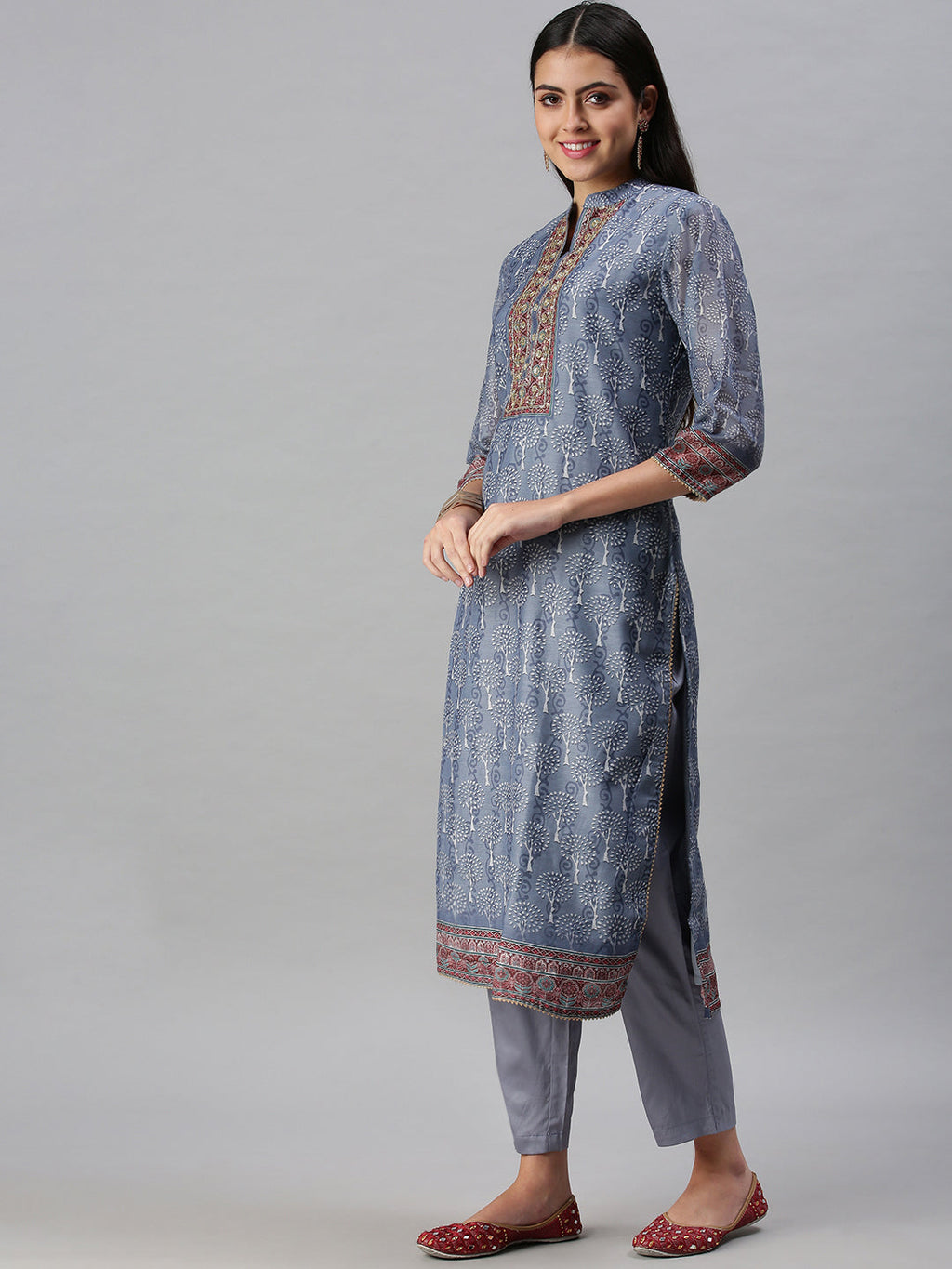 Women's Grey Ethnic Motifs Sequinned Kurta Sets & Dupatta