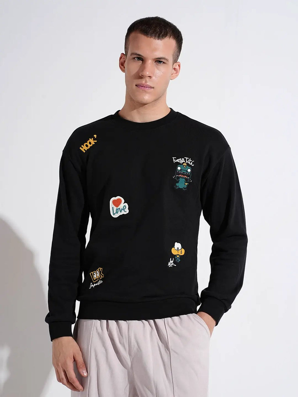 Men's Graphic Patchwork Black Round Neck Regular Fit Sweatshirt
