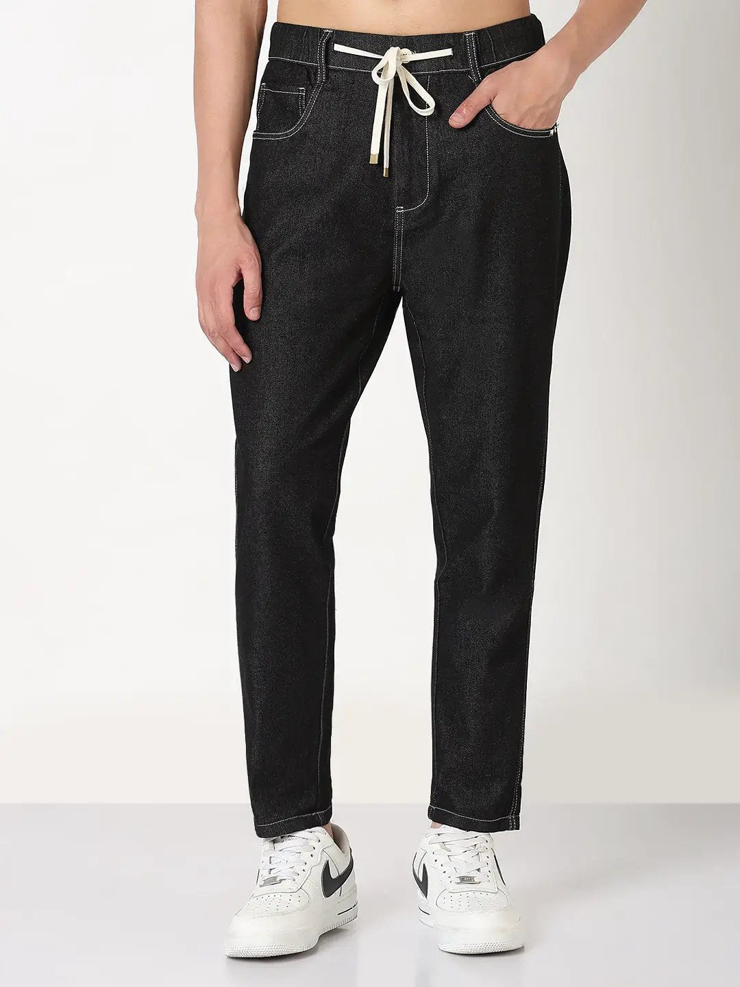 Men's Black Tapered Fit Jeans