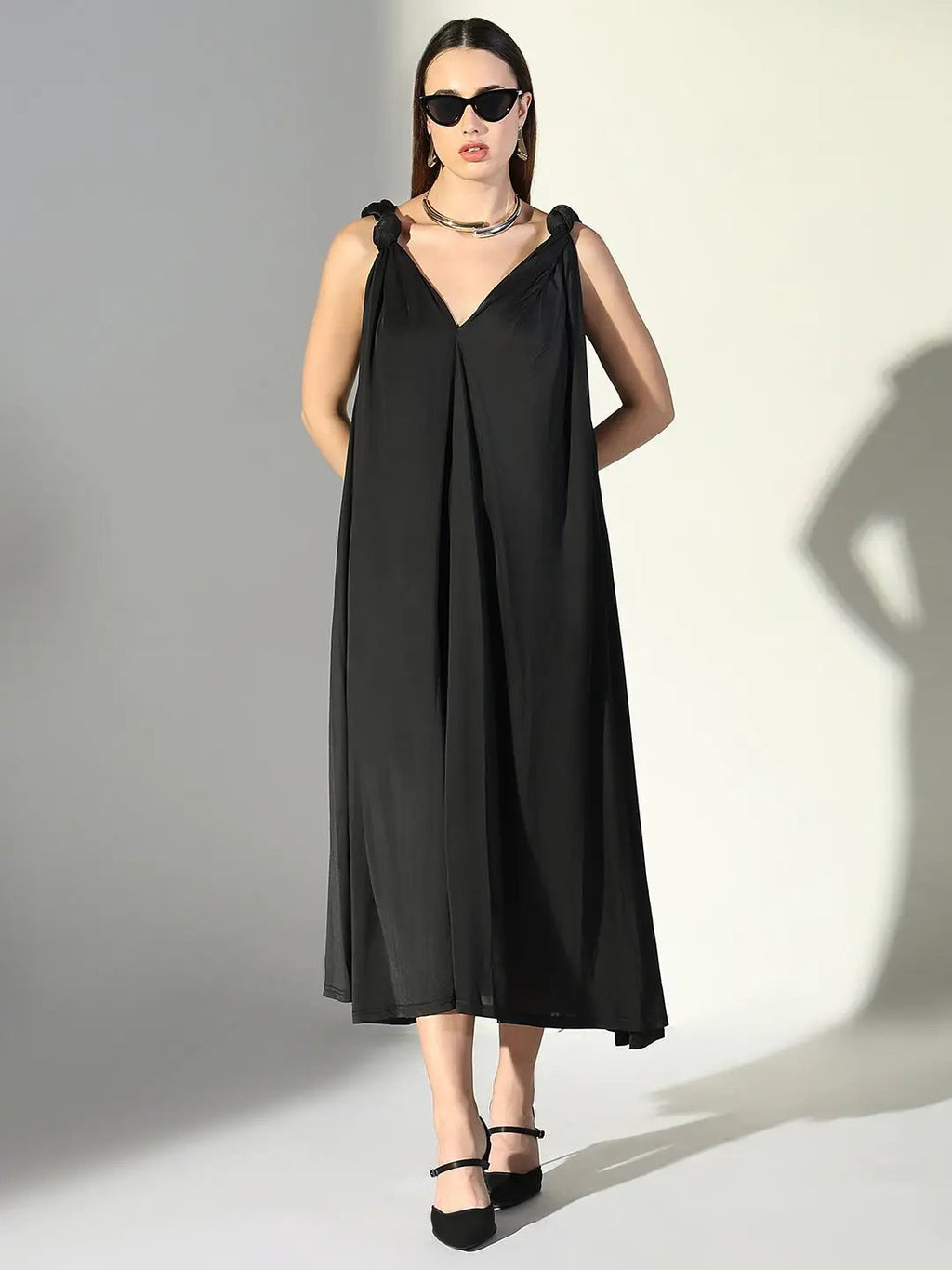 Women's Black Knot Strap V-Neck A-Line Midi Dress