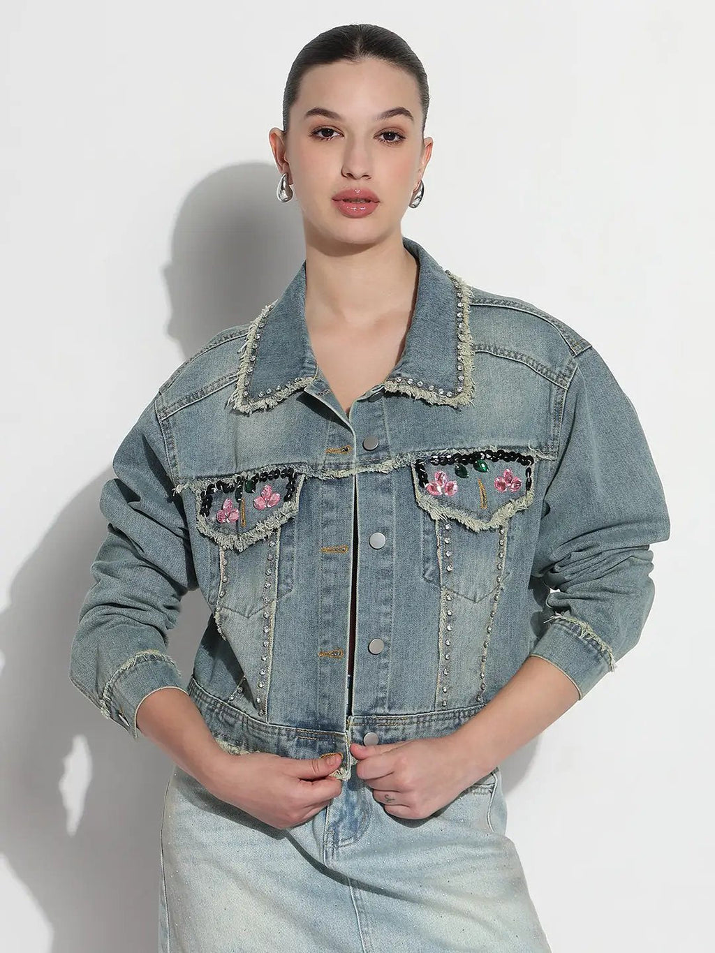 Women's Embellished Blue Spread Collar Relaxed Fit Denim Jacket