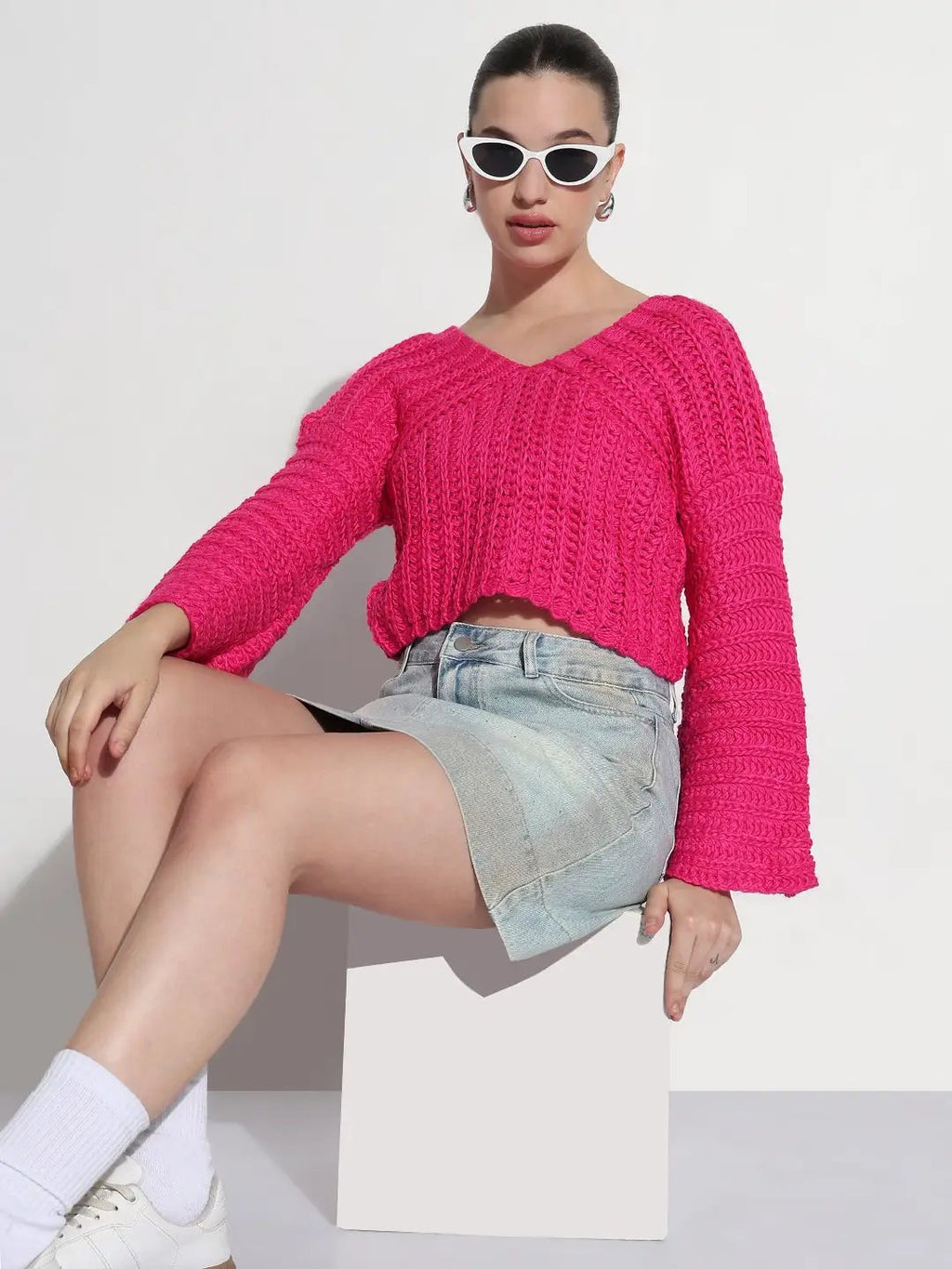 Women's Pink V-Neck Knitted Crop Top