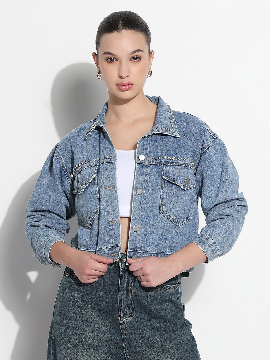 Women's Embellished Blue Spread Collar Relaxed Fit Denim Jacket