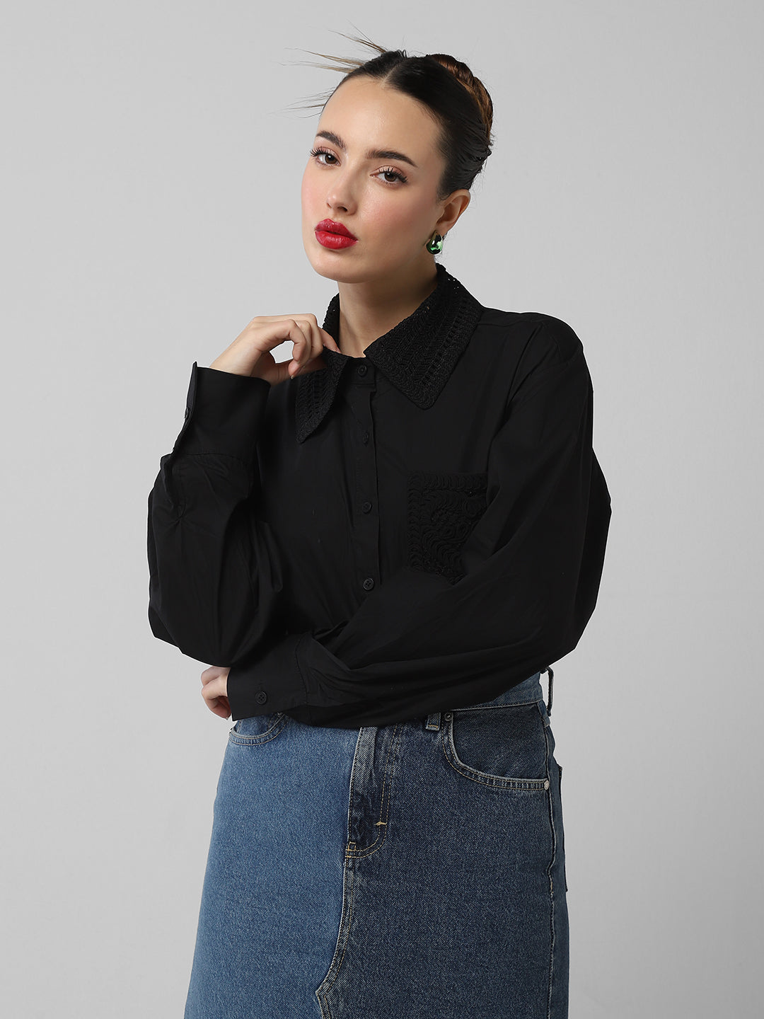Women's Black Comfort Oversized Fit Spread Collar Solid Cotton Casual Shirt