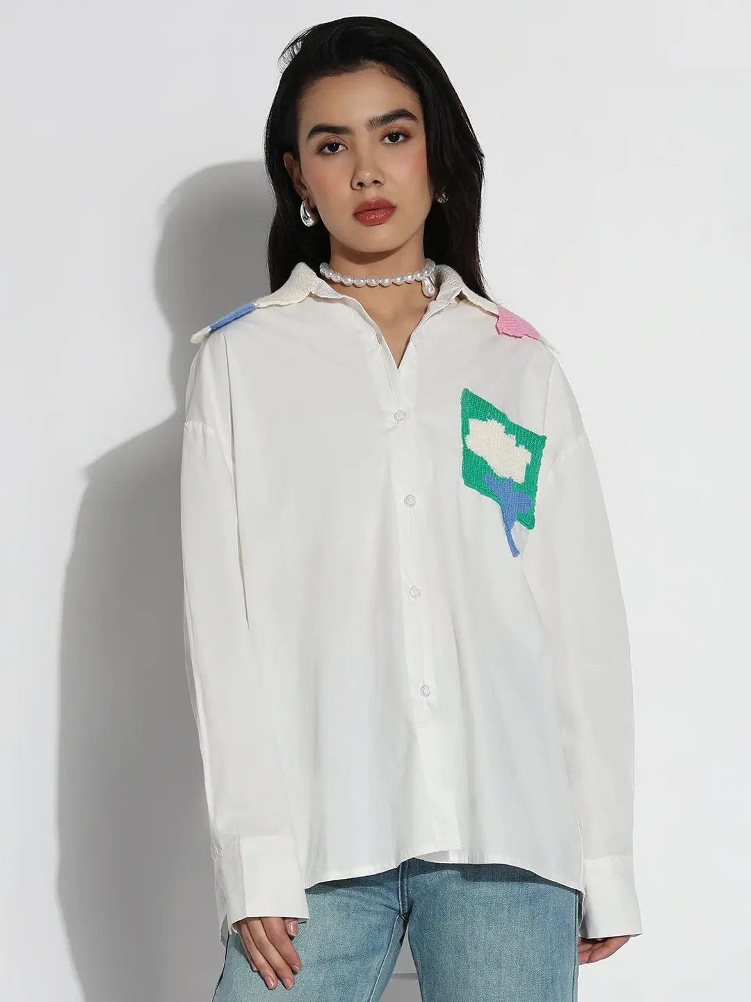Women's Oversized White Solid Shirt with Contrast Pocket