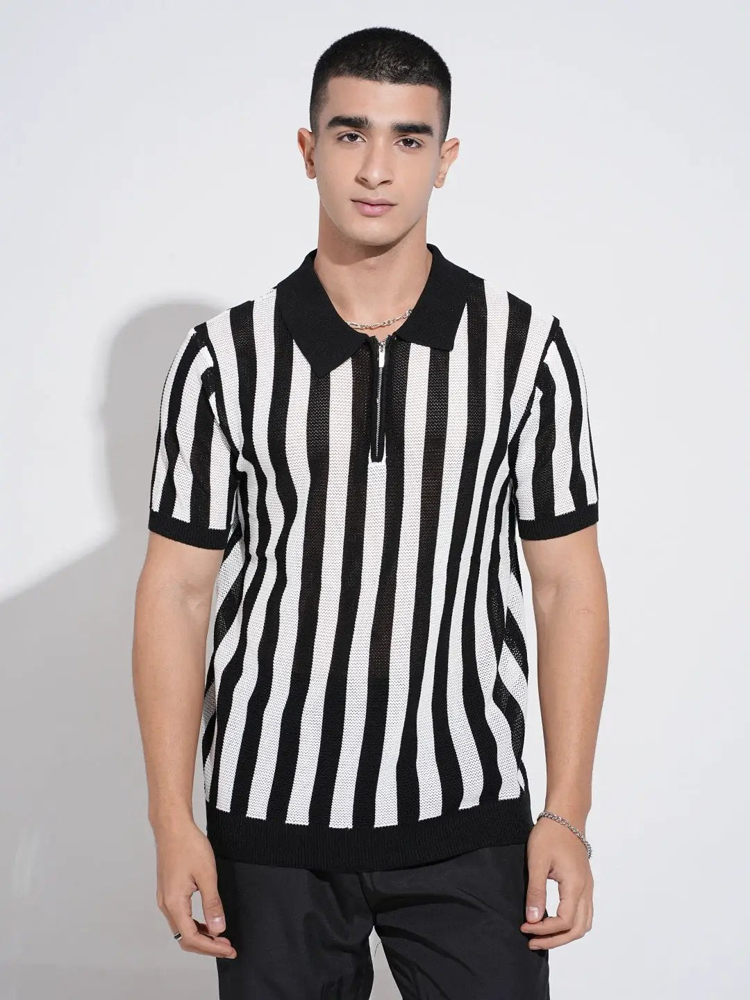 Men's Striped Black Textured Short Sleeves Polo Collar Regular Fit T-Shirt with Zip Details