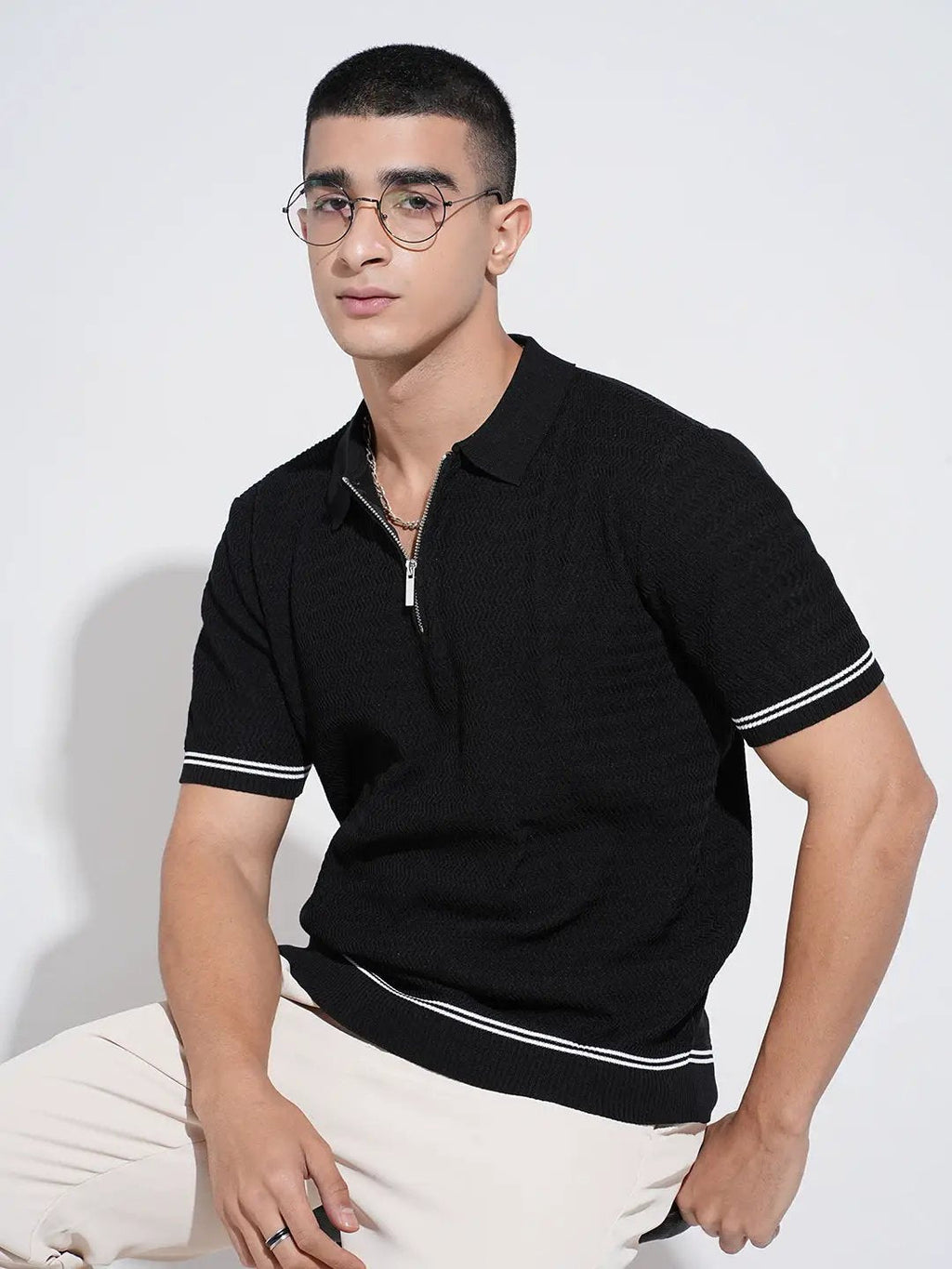 Men's Textured Black Short Sleeves Polo Collar Regular Fit T-Shirt with Zip Detail