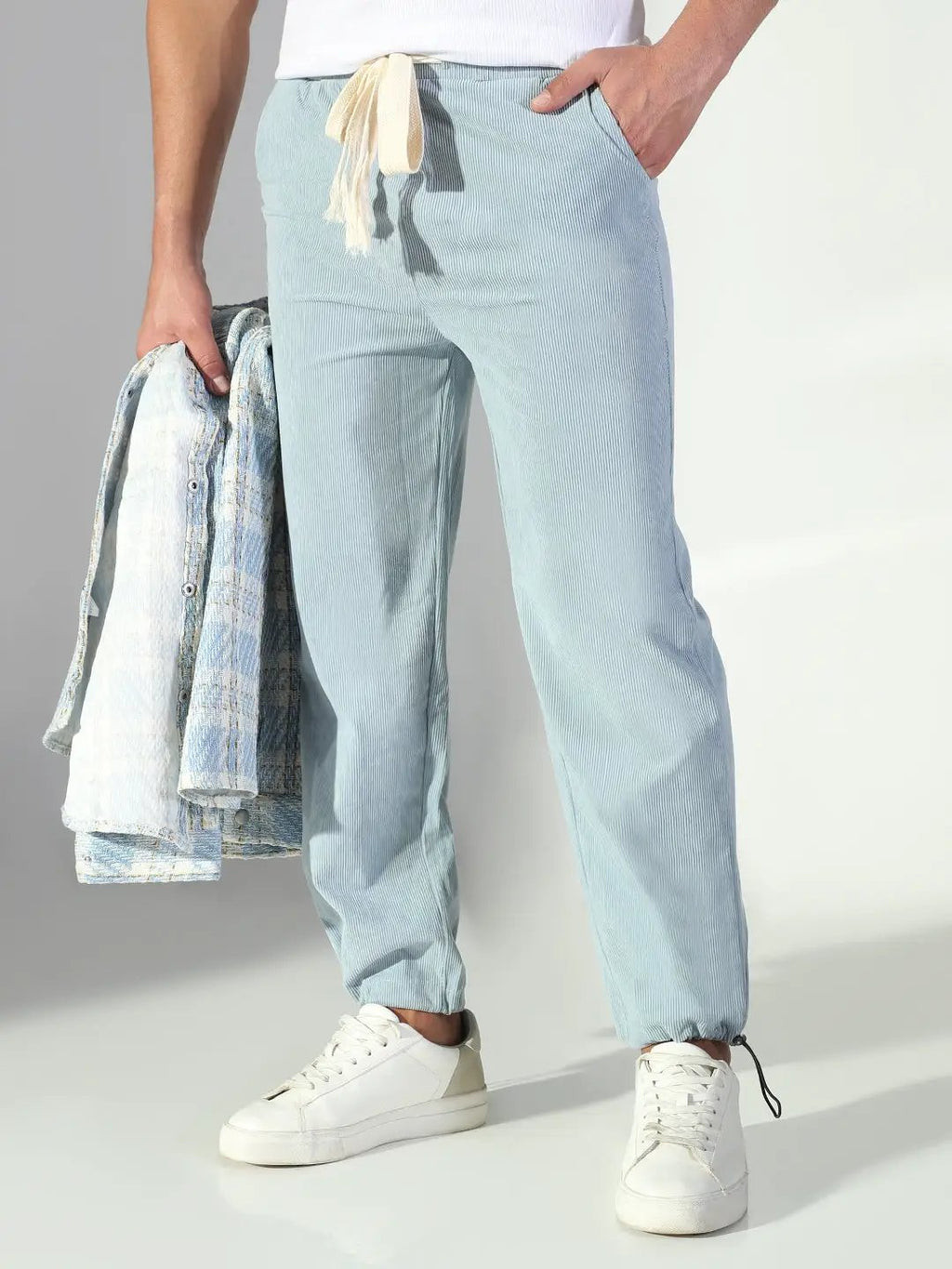 Men's Blue Solid Straight Fit Trousers