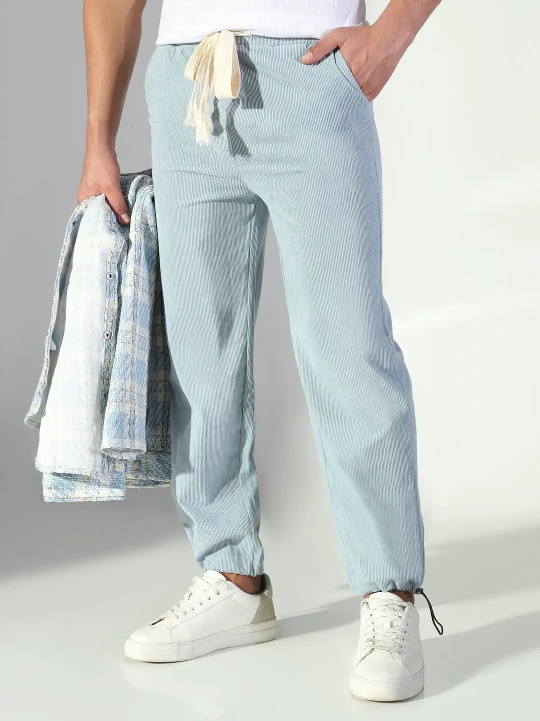 Men's Blue Solid Straight Fit Trousers