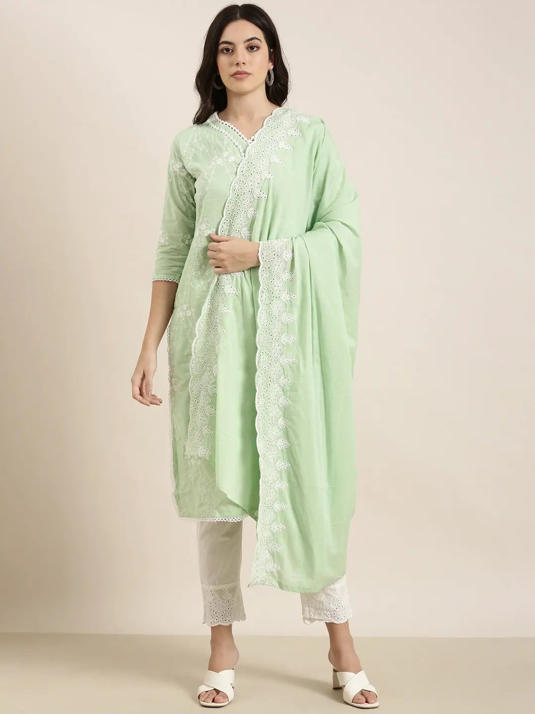 Women's Ethnic Straight Green Floral Kurta Sets with Trousers & Dupatta