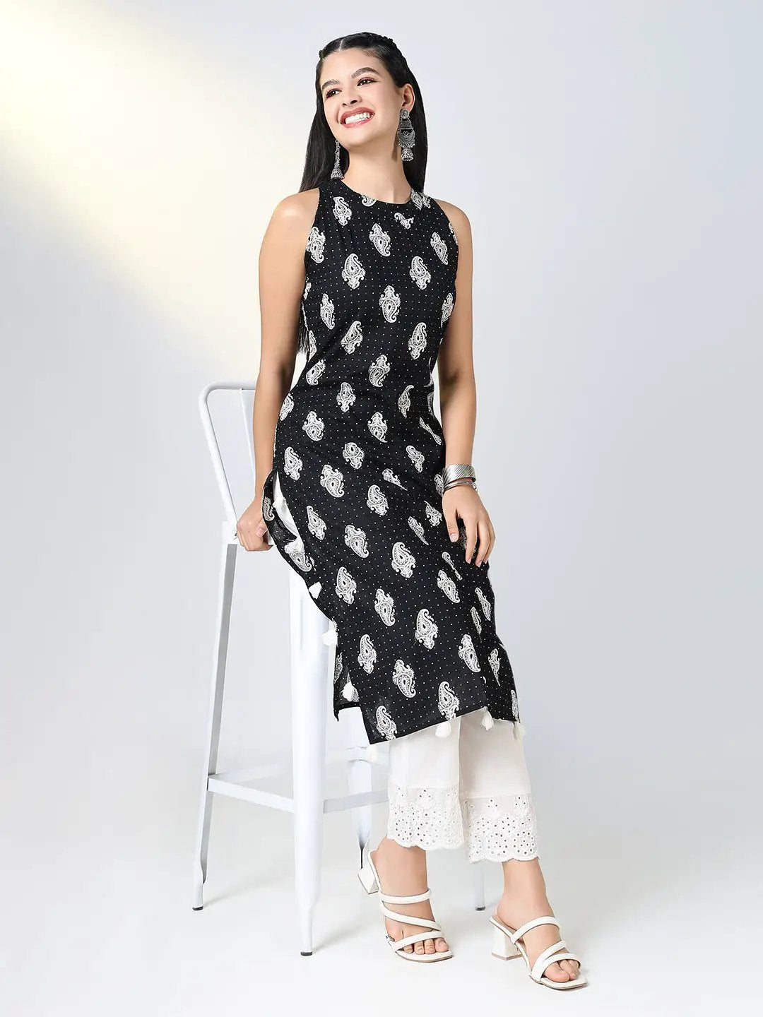 Women's Black Paisley Print Straight Kurta Set