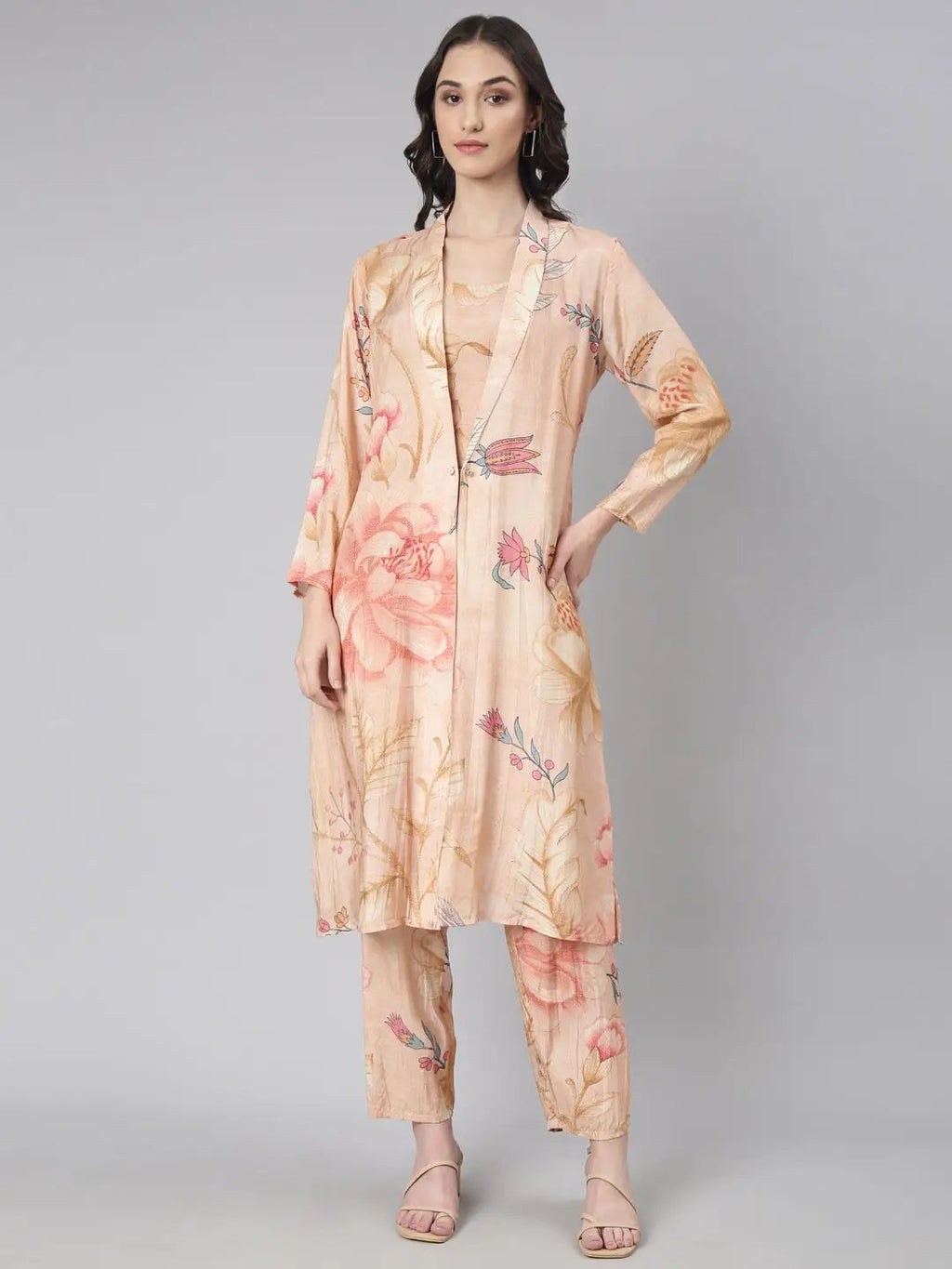 Women's Peach Printed Kurta Set With Jacket