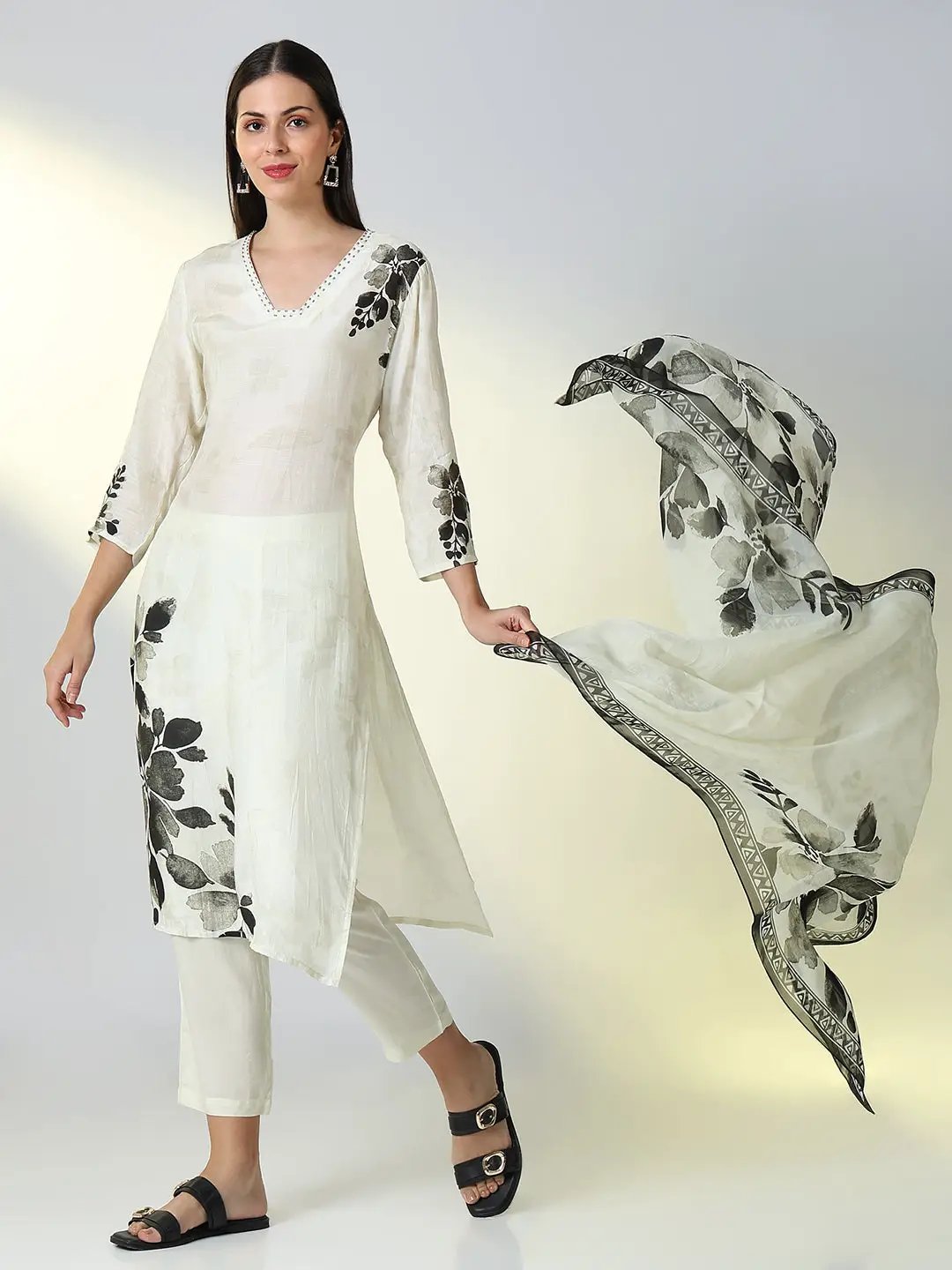 Women's Off White Floral Straight Kurta Set with Dupatta