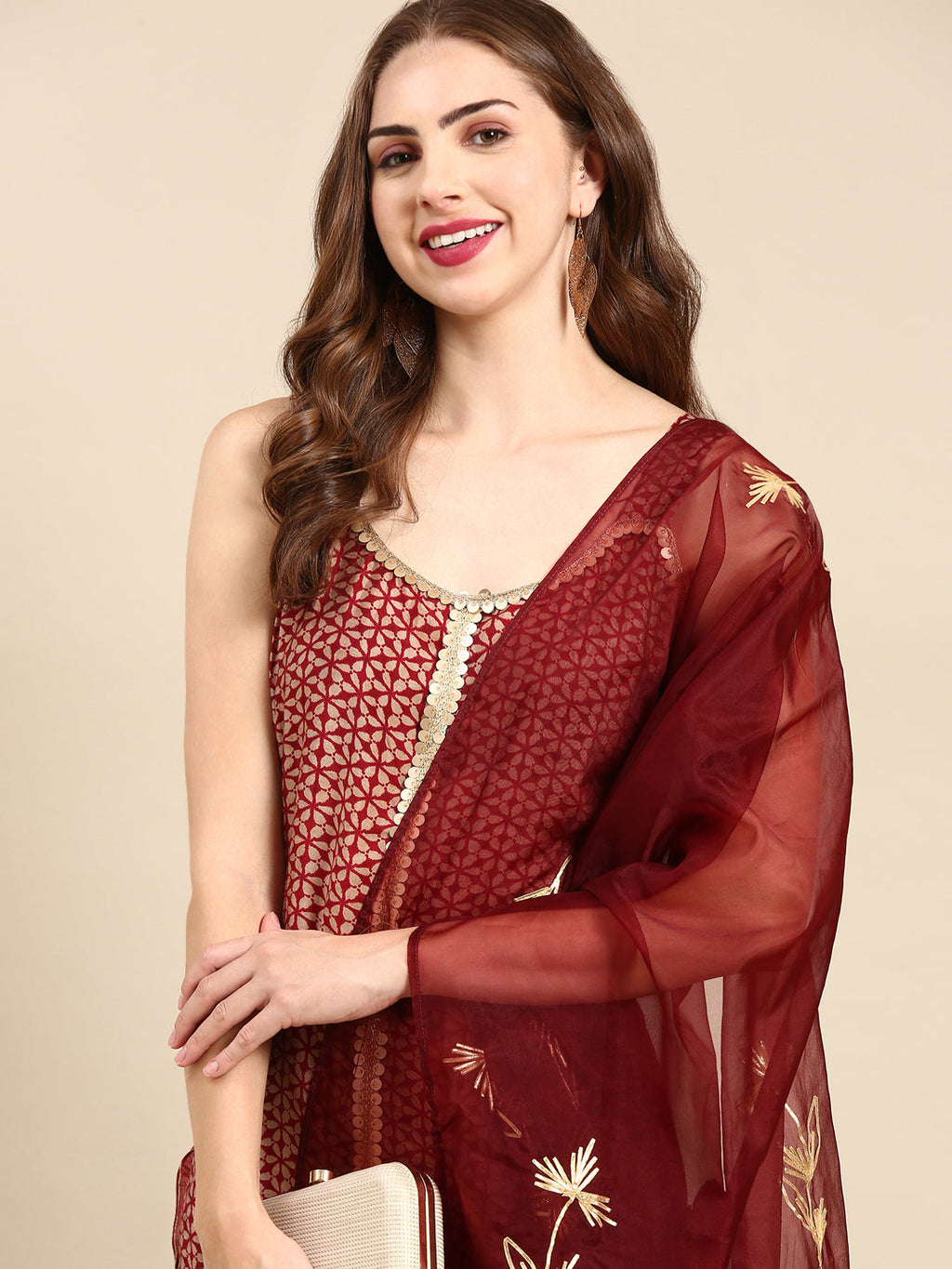 Women's Maroon Floral Printed Gotta Patti Kurti Set With Dupatta
