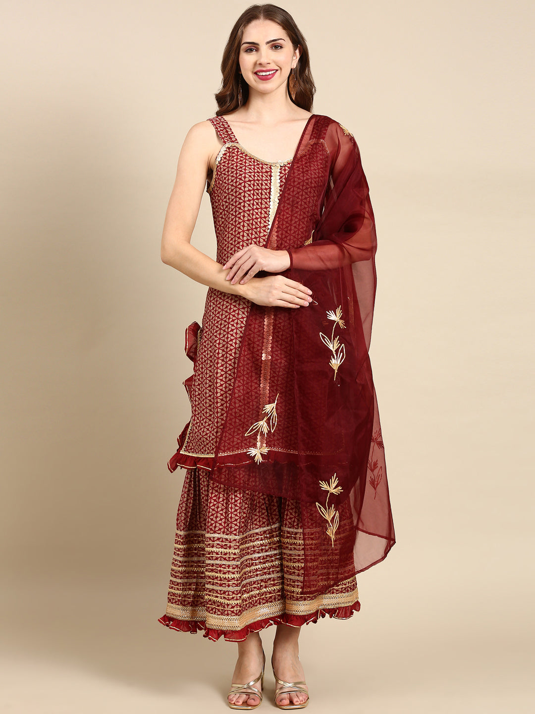 Women's Maroon Floral Printed Gotta Patti Kurti Set With Dupatta