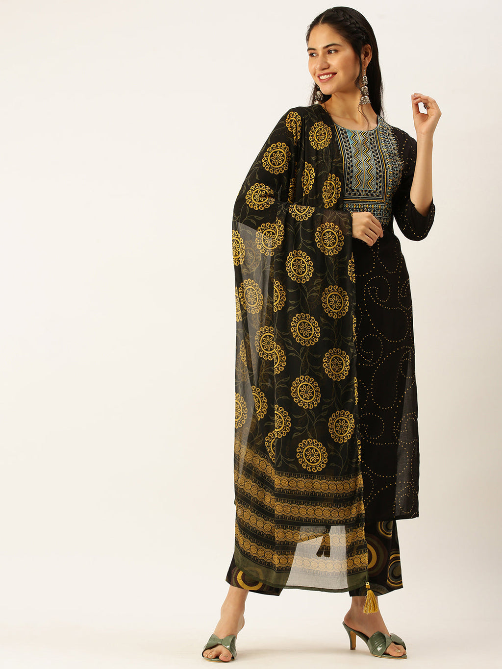 Women's Black Paisley Embroidered Regular Thread Work Kurta Sets with Dupatta