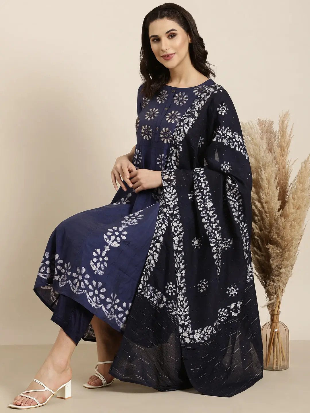 Women's Anarkali Navy Blue Ethnic Motifs Kurta Sets with Trousers & Dupatta
