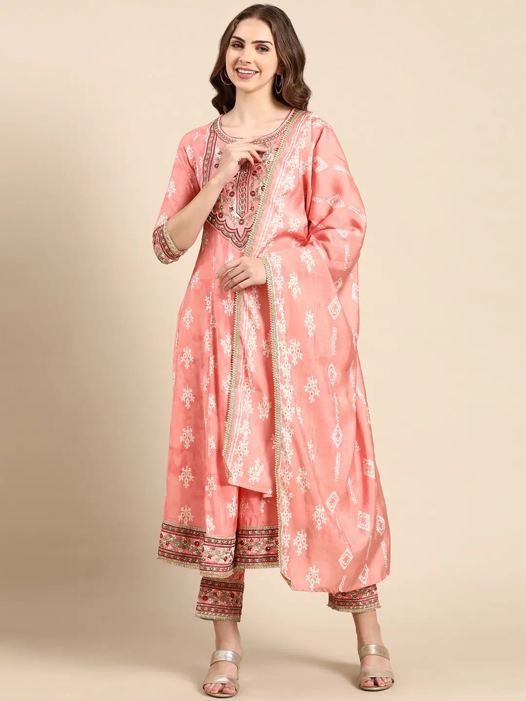Women's Peach Ethnic Motifs Printed Thread & Mirror Work Kurta Set With Dupatta