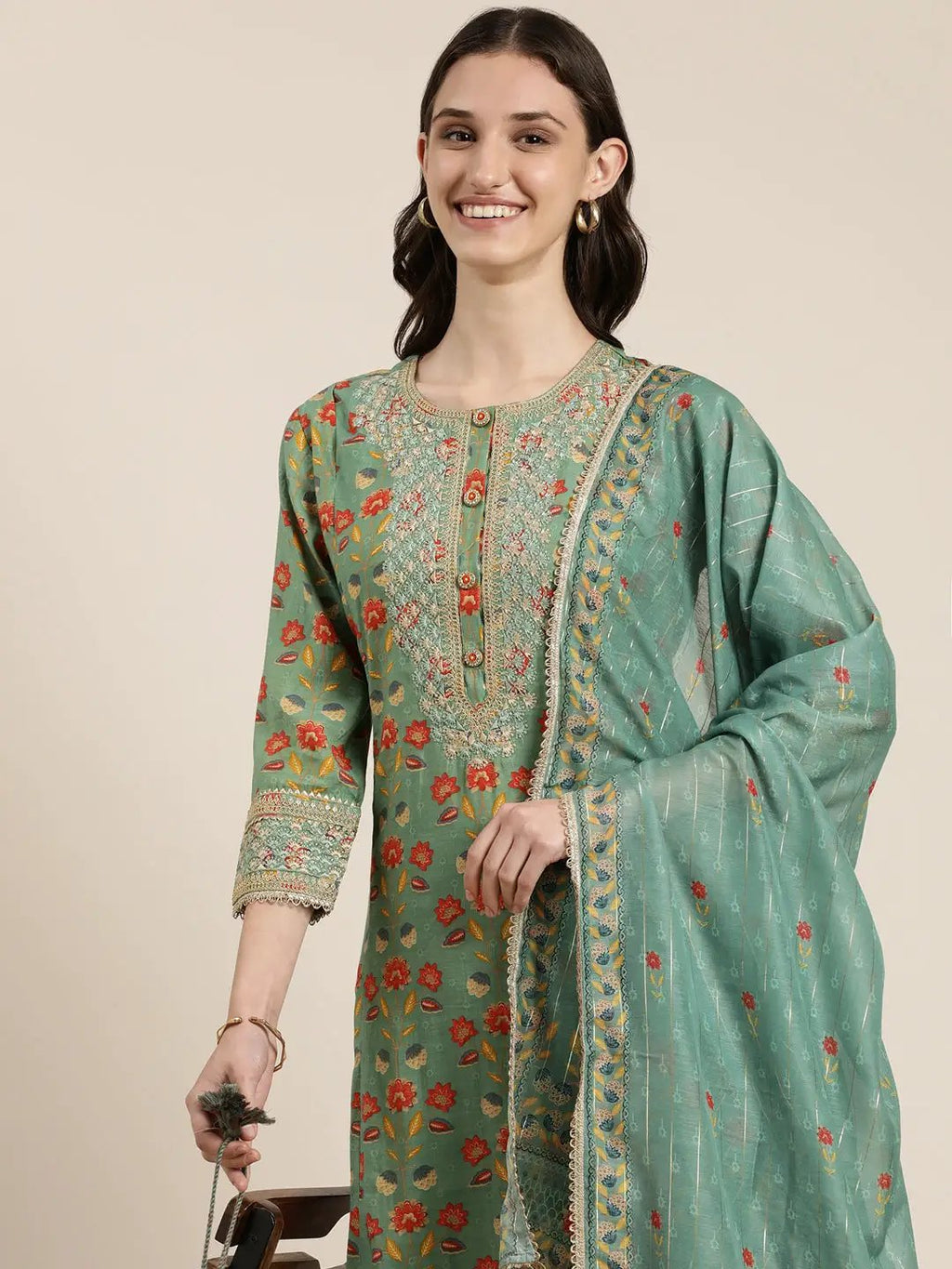 Women's Green Floral Printed Regular Gotta Patti Kurta Set With Dupatta