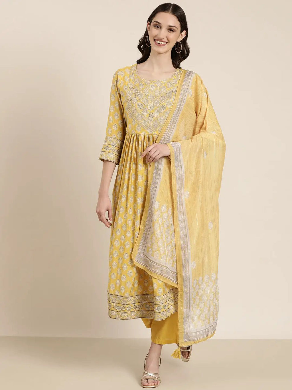 Women's Mustard Floral Printed Gotta Patti Kurta Set With Dupatta