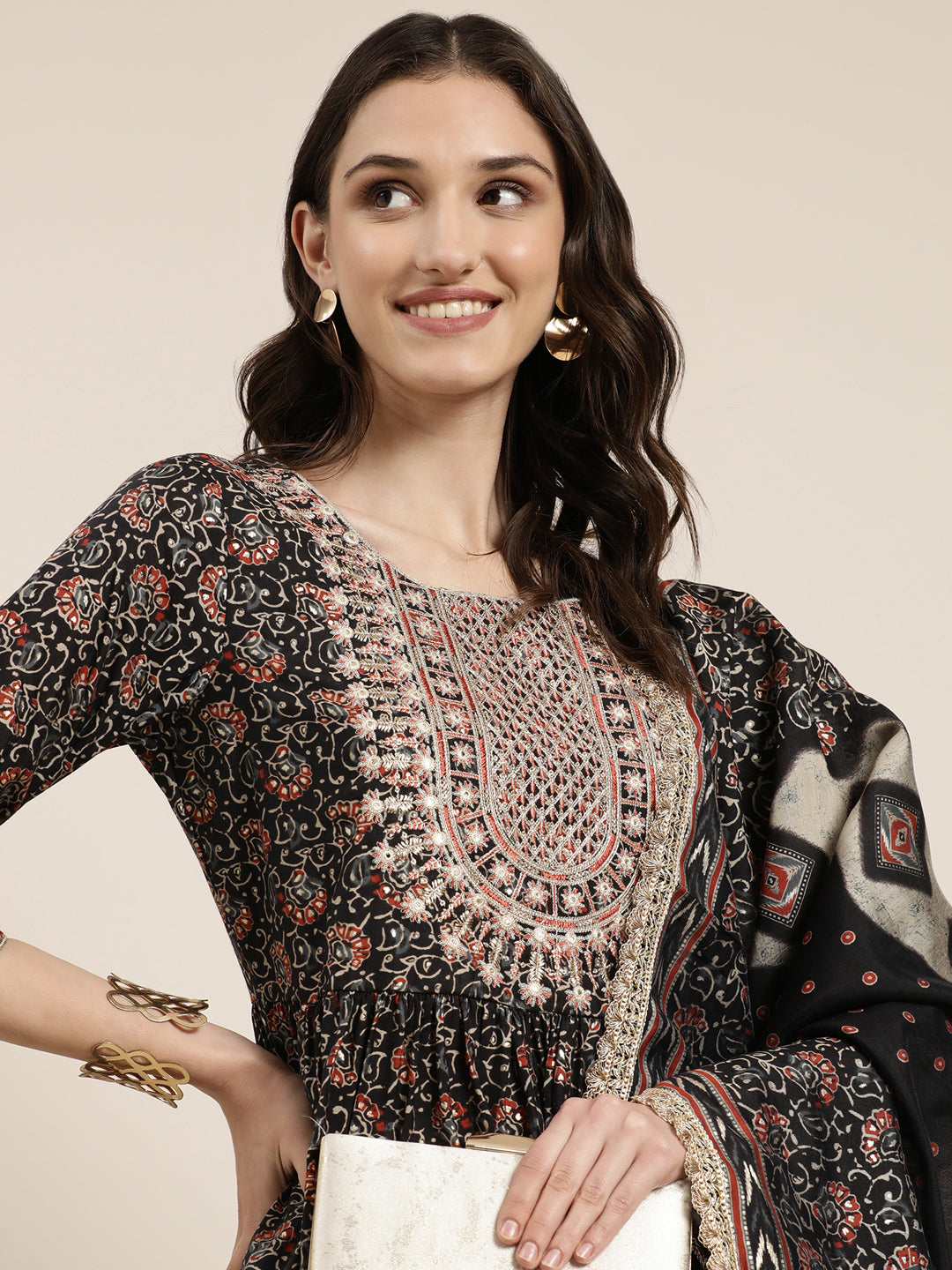 Women's Black Floral Printed Thread Work Kurta Set With Dupatta