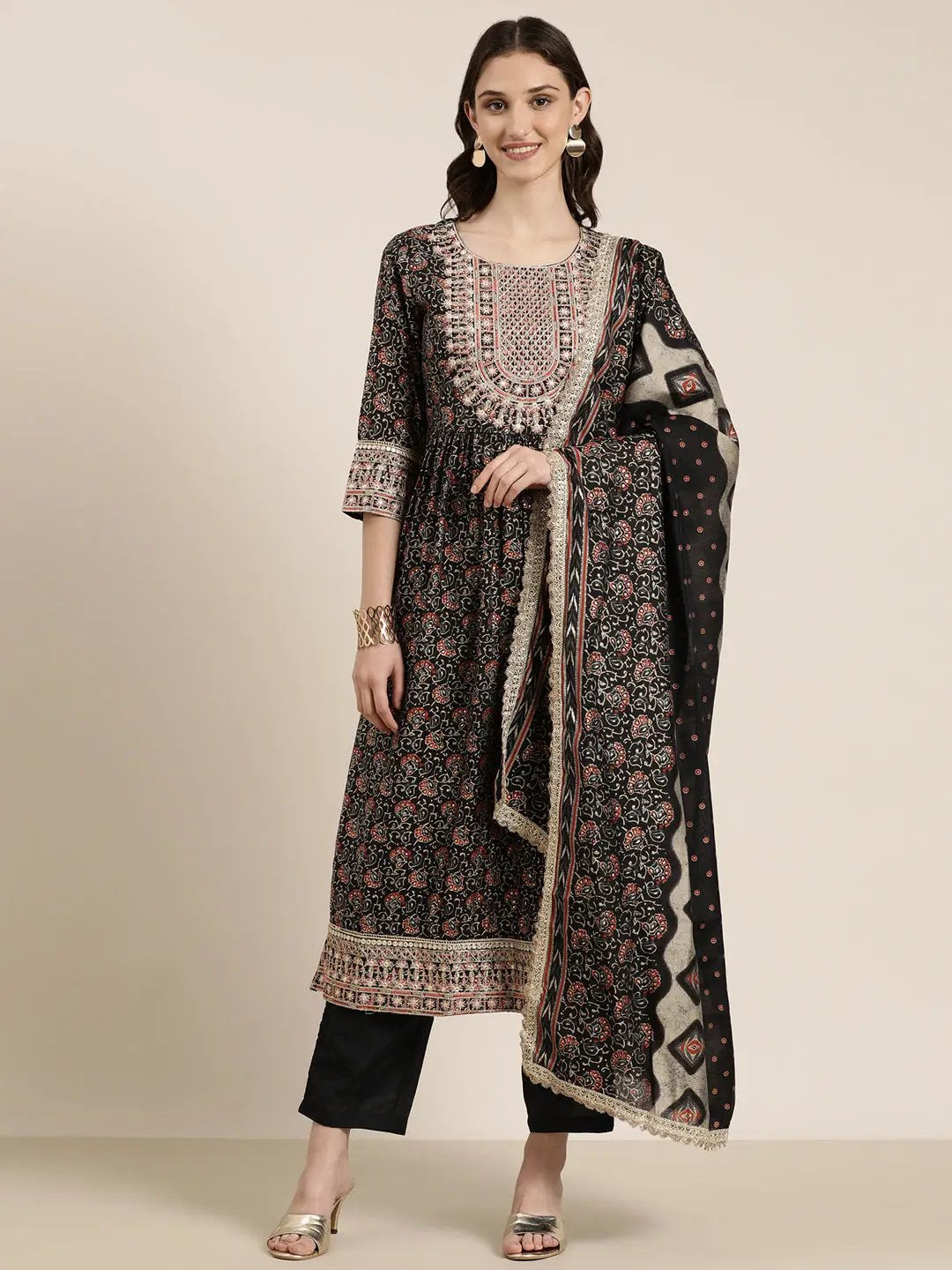 Women's Black Floral Printed Thread Work Kurta Set With Dupatta