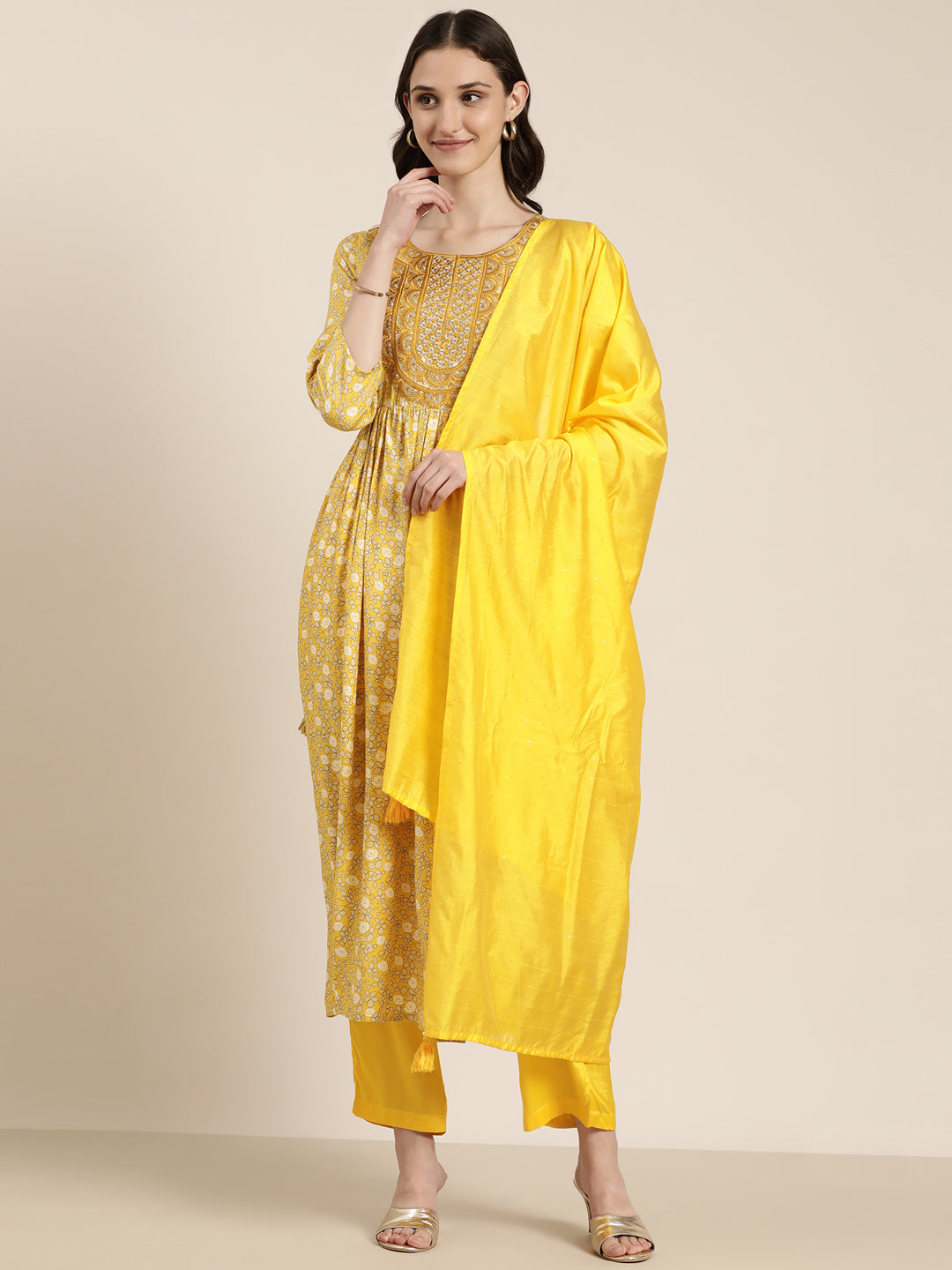 Women's Yellow Floral Printed Regular Thread Work Kurta Set With Dupatta