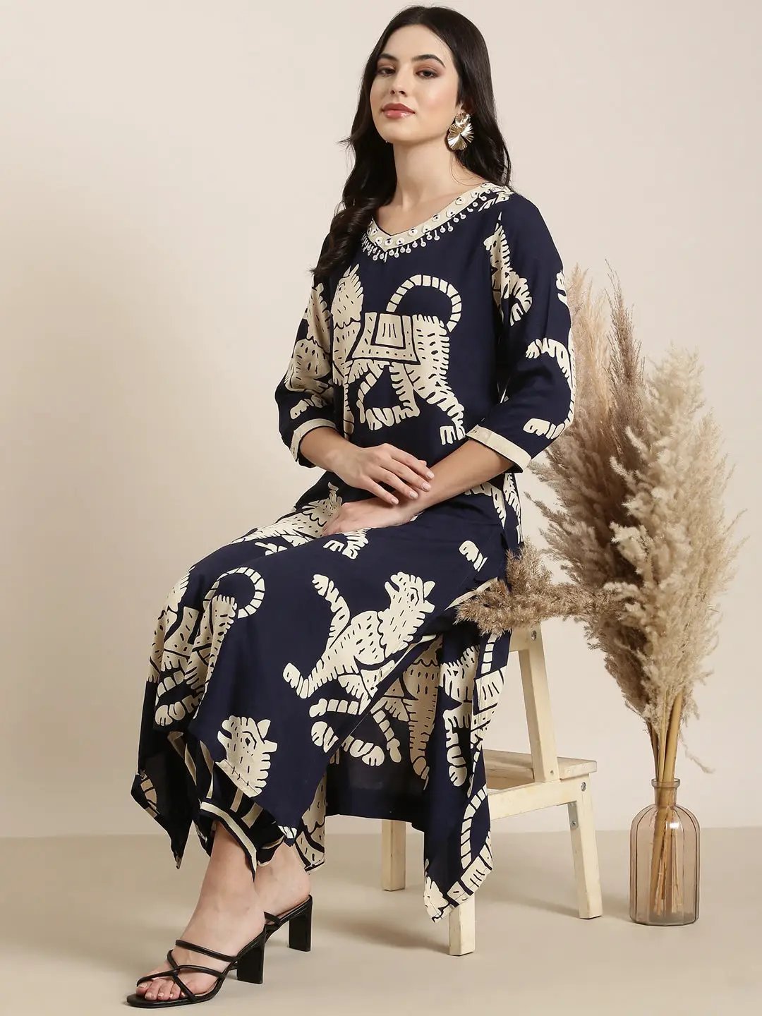 Women's Straight Navy Blue Ethnic Motifs Kurta Sets With Trousers