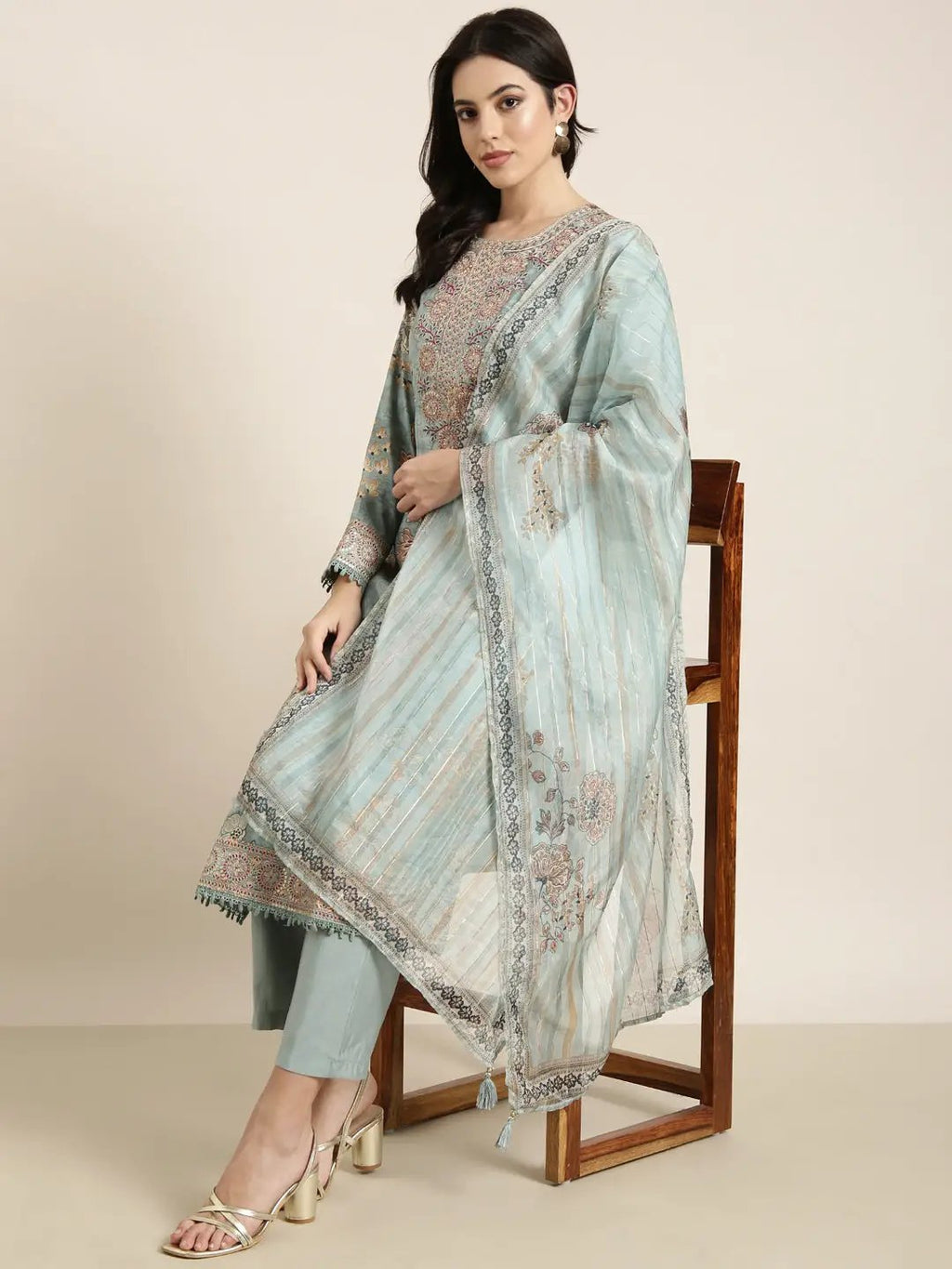 Women's Straight Sea Green Solid Kurta Sets with Trousers & Dupatta