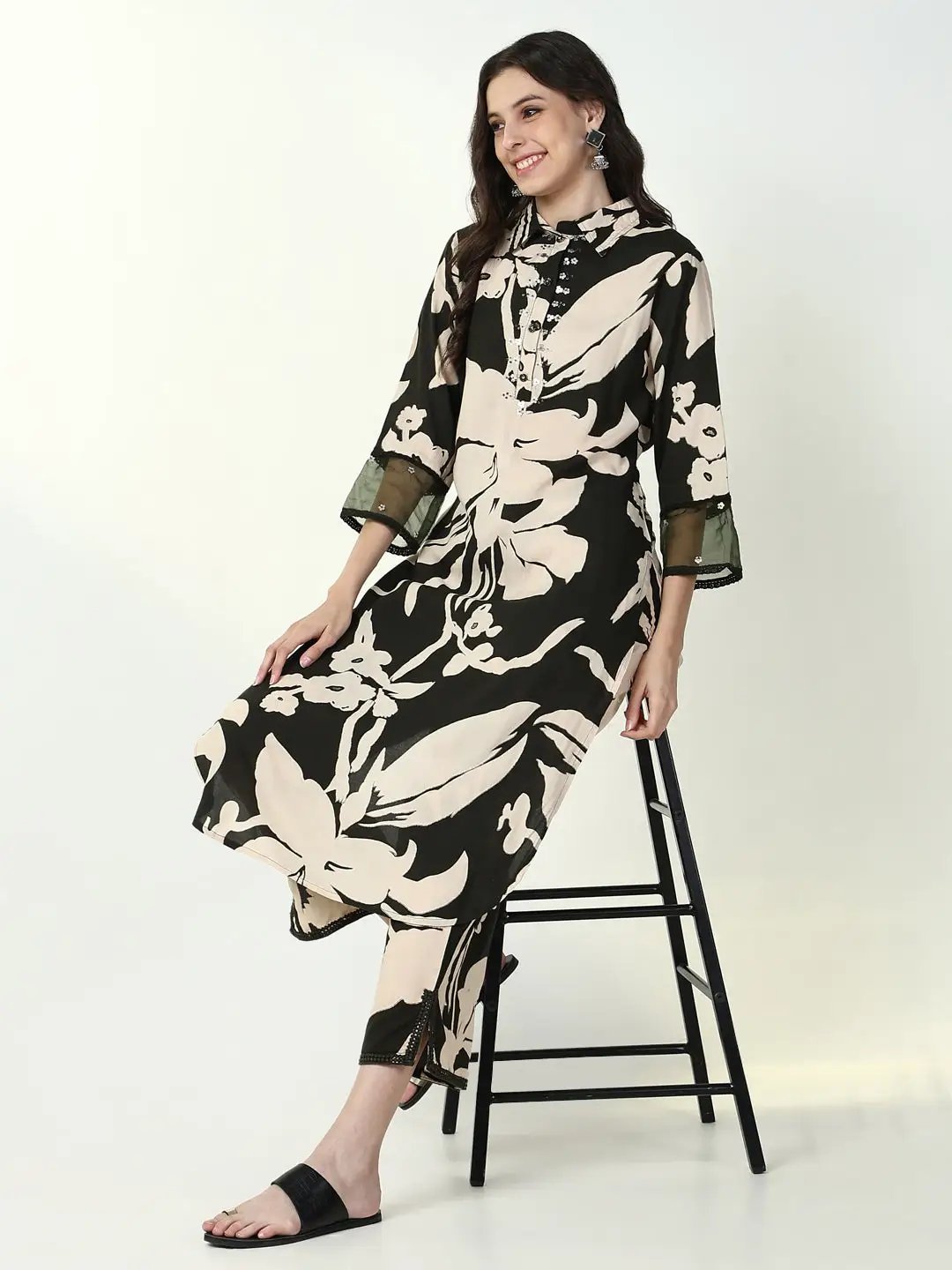 Women's Ethnic Floral Green Straight Kurta Set