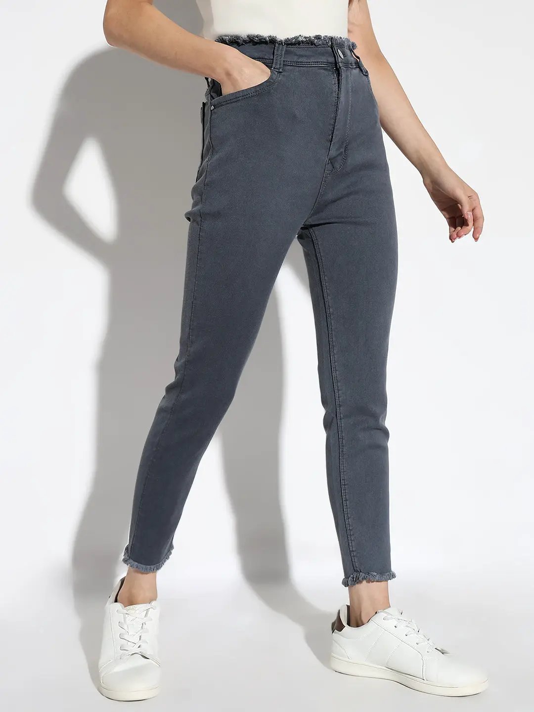 Women's Grey Comfort Slim Fit Light Fade Cotton Stretchable Jeans