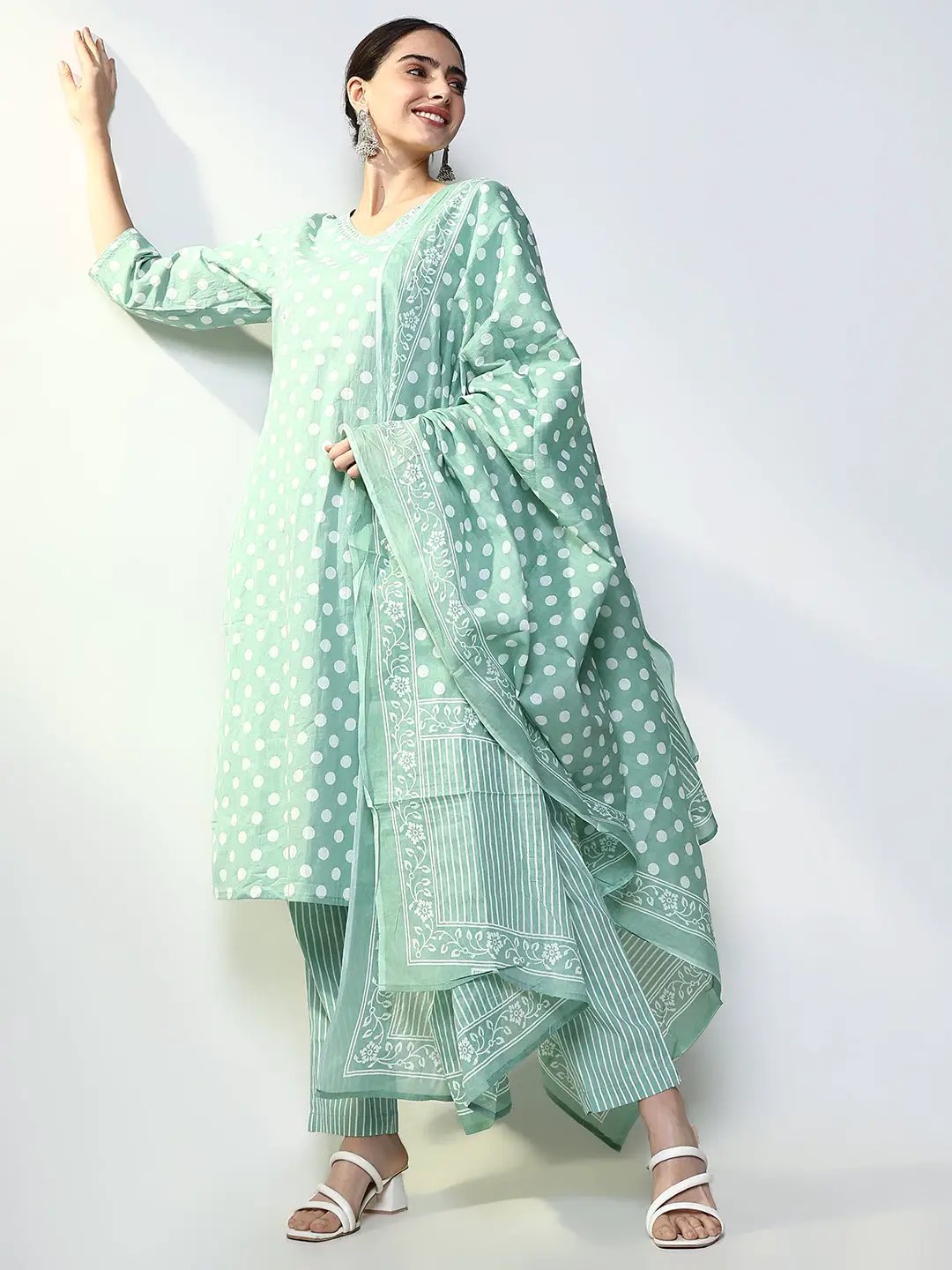 Women's Printed Green Straight Kurta Set with Dupatta