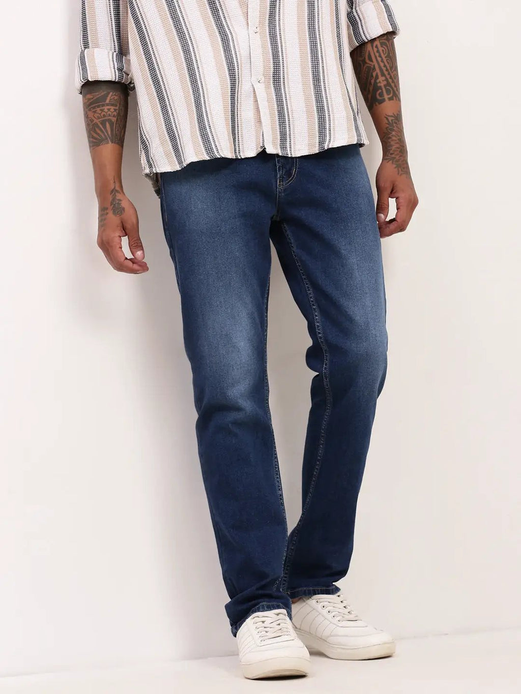 Men's Blue Solid Straight Fit Low-Rise Heavy Fade Acid Wash Jeans