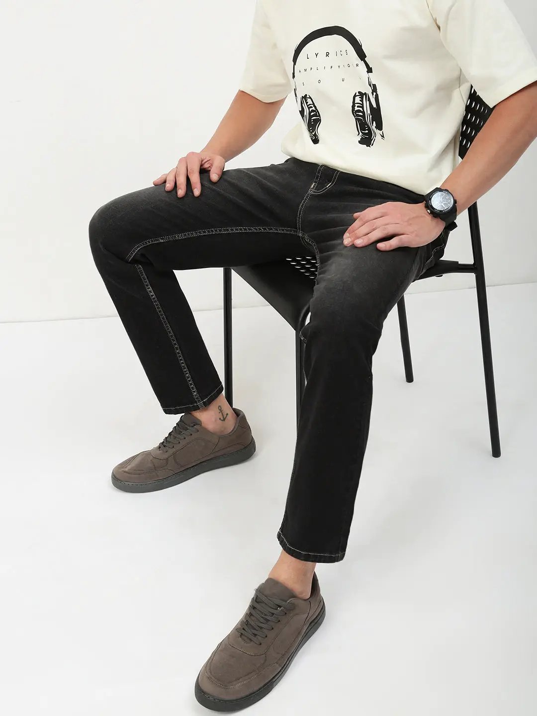 Men's Grey Solid Straight Fit Jeans