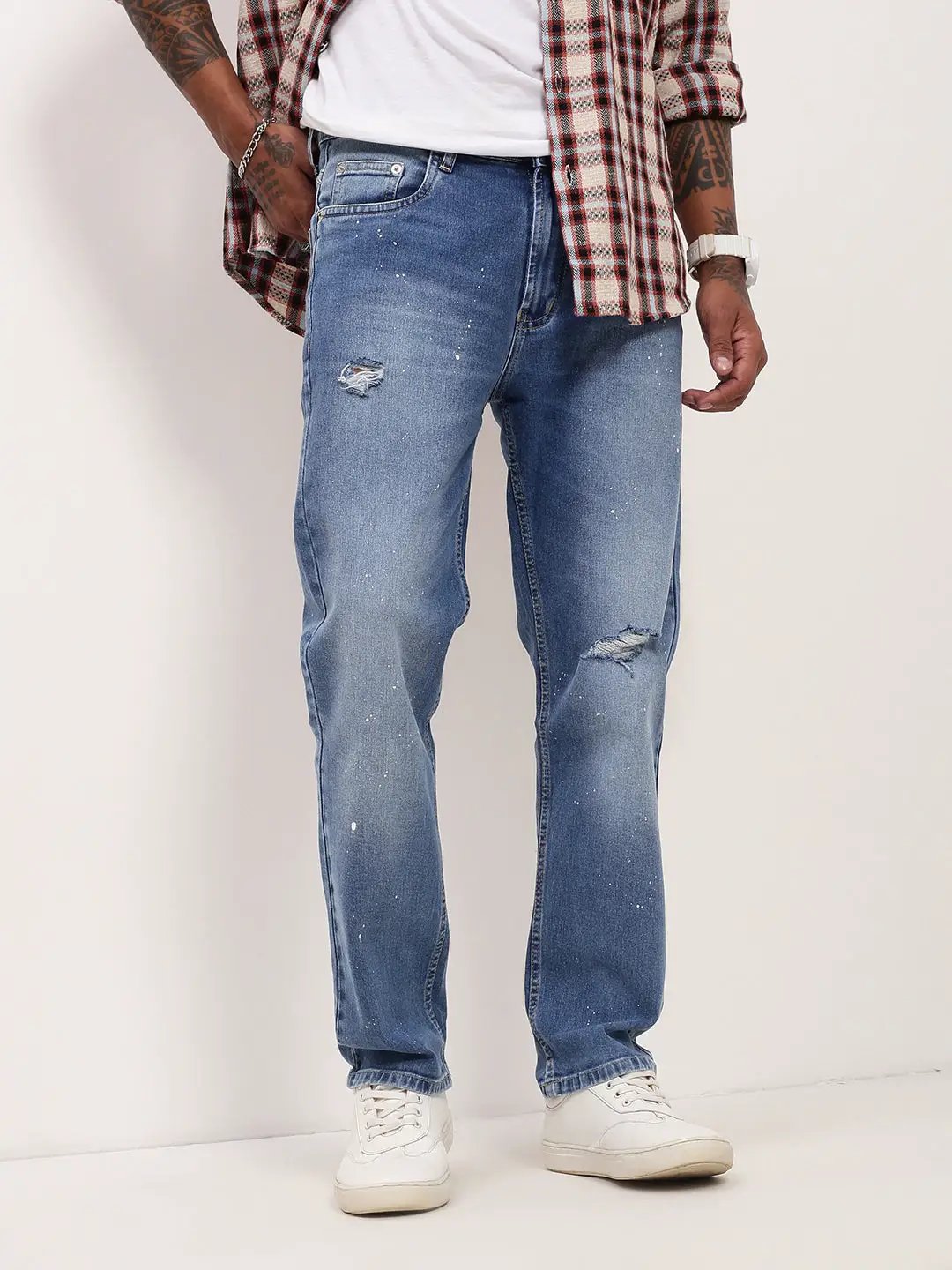 Men's Blue Solid Straight Fit Low Distress Heavy Fade Acid Wash Jeans