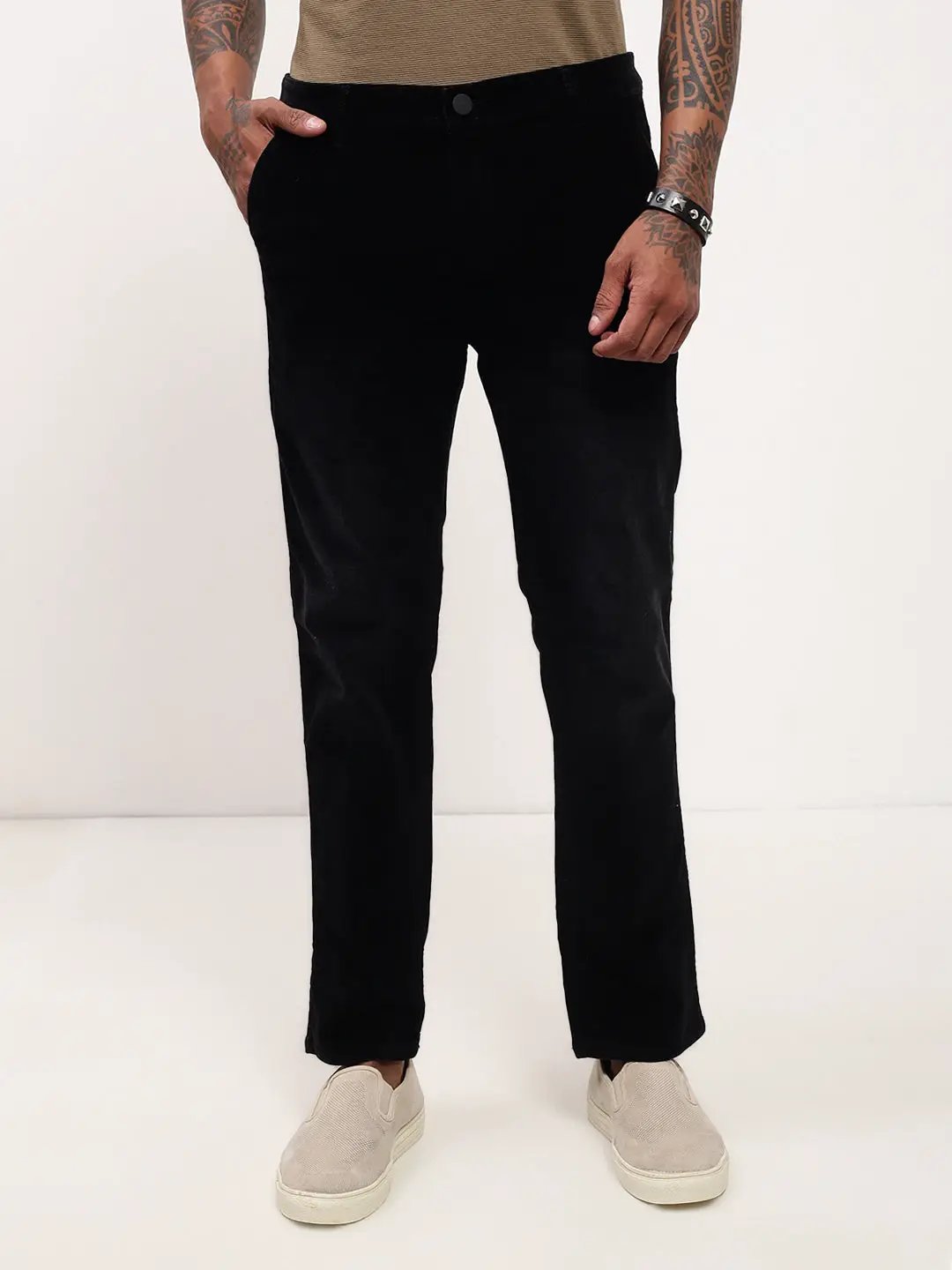 Men's Black Solid Straight Fit Mid-Rise Jeans