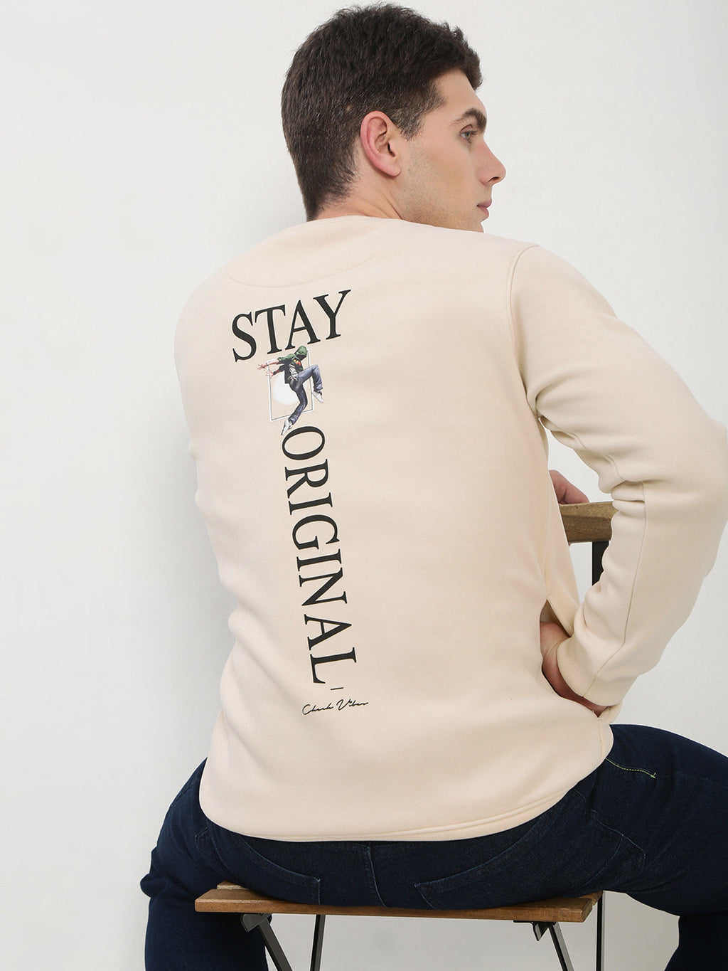 Men's Beige Graphic Print Round Neck Pullover Sweatshirt