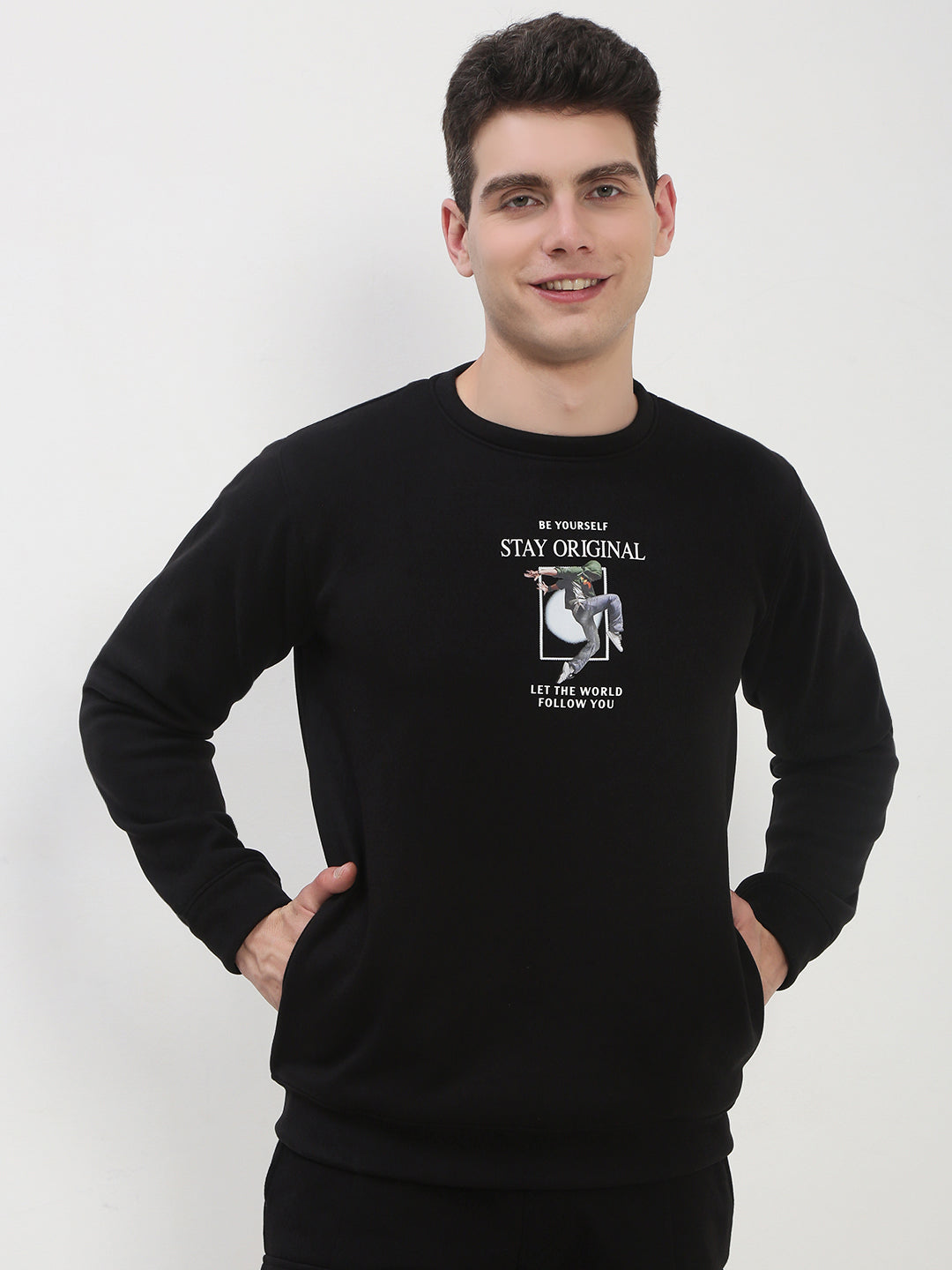 Men's Black Graphic Print Round Neck Pullover Sweatshirt