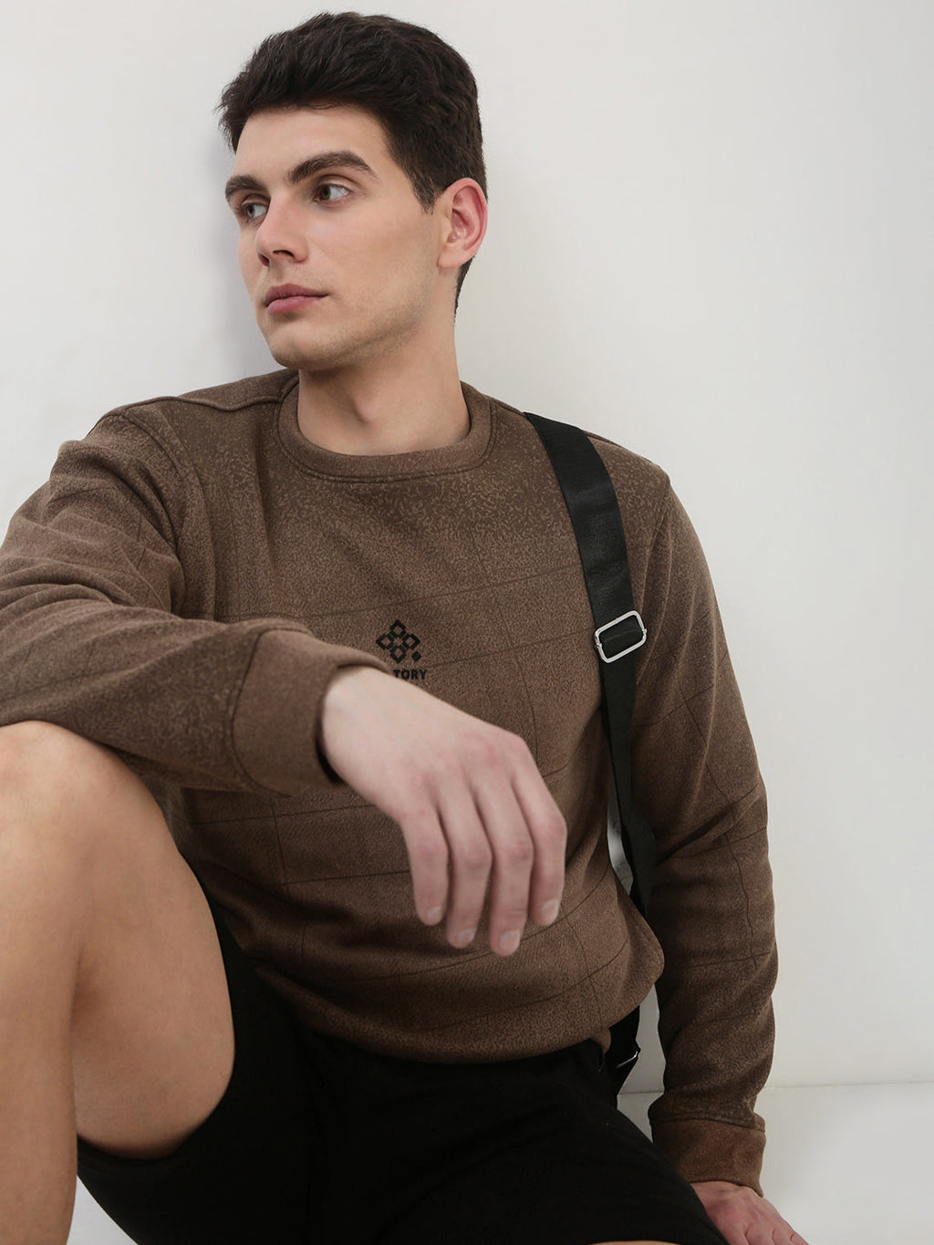 Men's Brown Graphic Print Round Neck Pullover Sweatshirt
