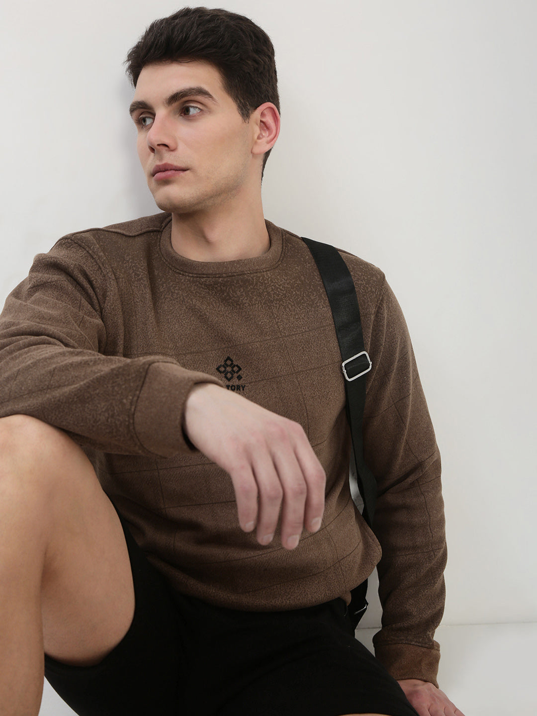 Men's Brown Graphic Print Round Neck Pullover Sweatshirt
