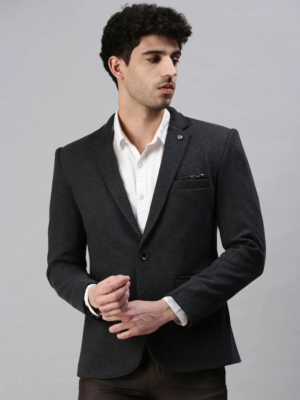 Men's Black Solid Slim-Fit Single-Breasted Casual Blazers