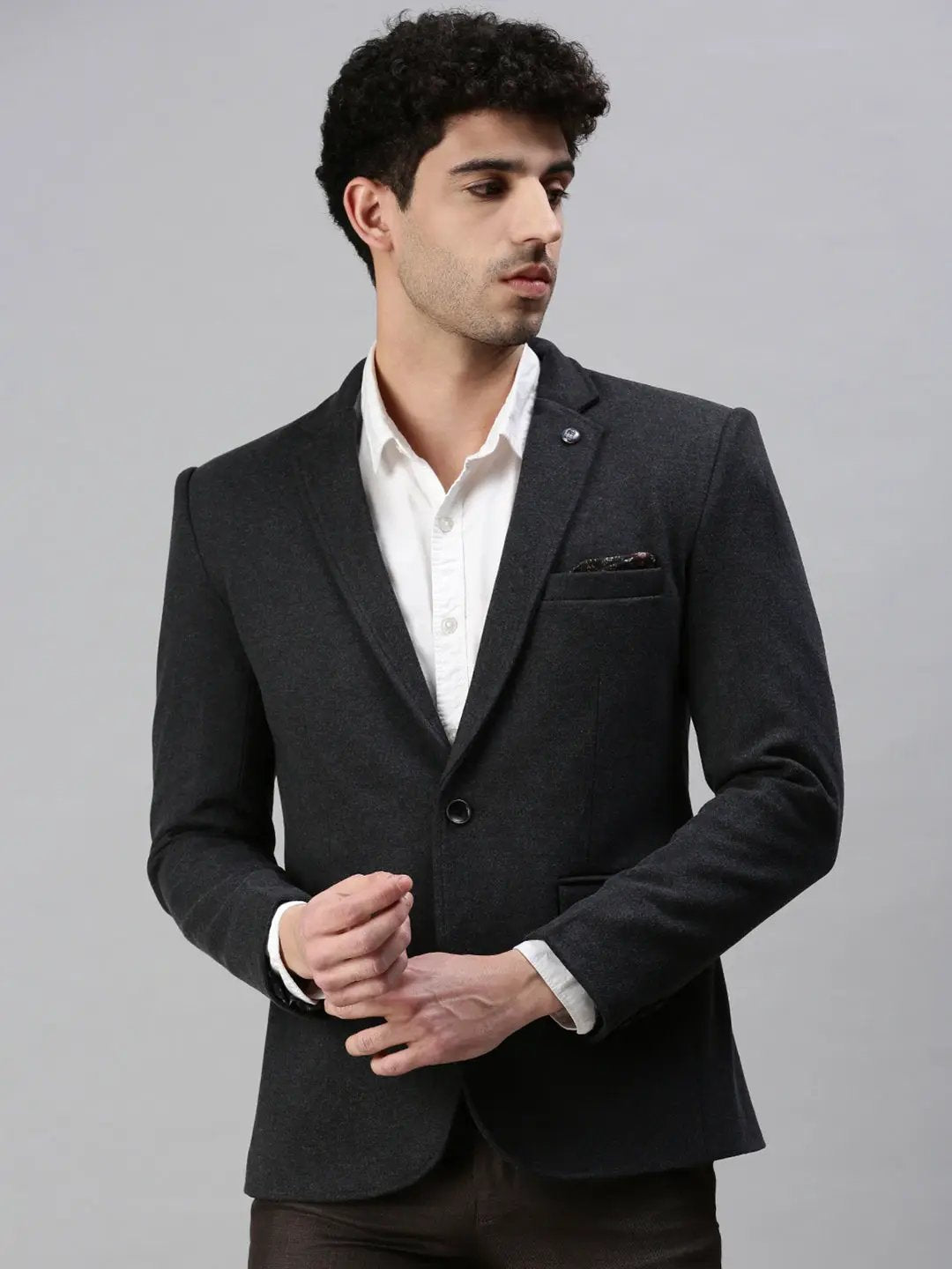 Men's Black Solid Slim-Fit Single-Breasted Casual Blazers